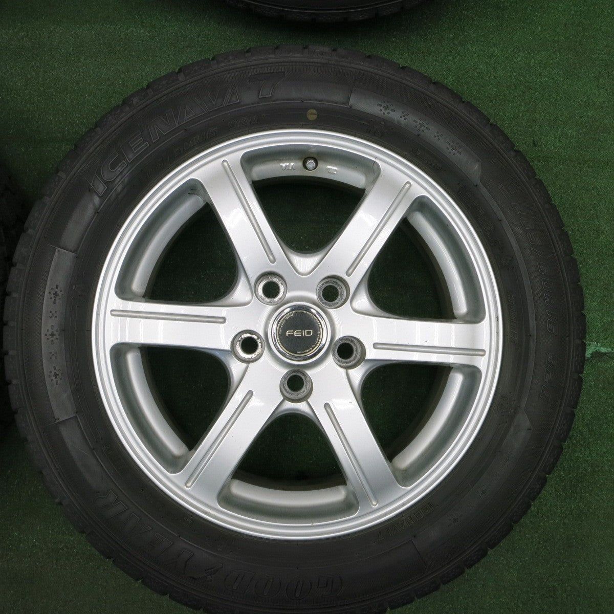 *送料無料* バリ溝！9.5分★スタッドレス 205/60R16 グッドイヤー アイスナビ7 FEID 16インチ PCD114.3/5H★4041502TNス