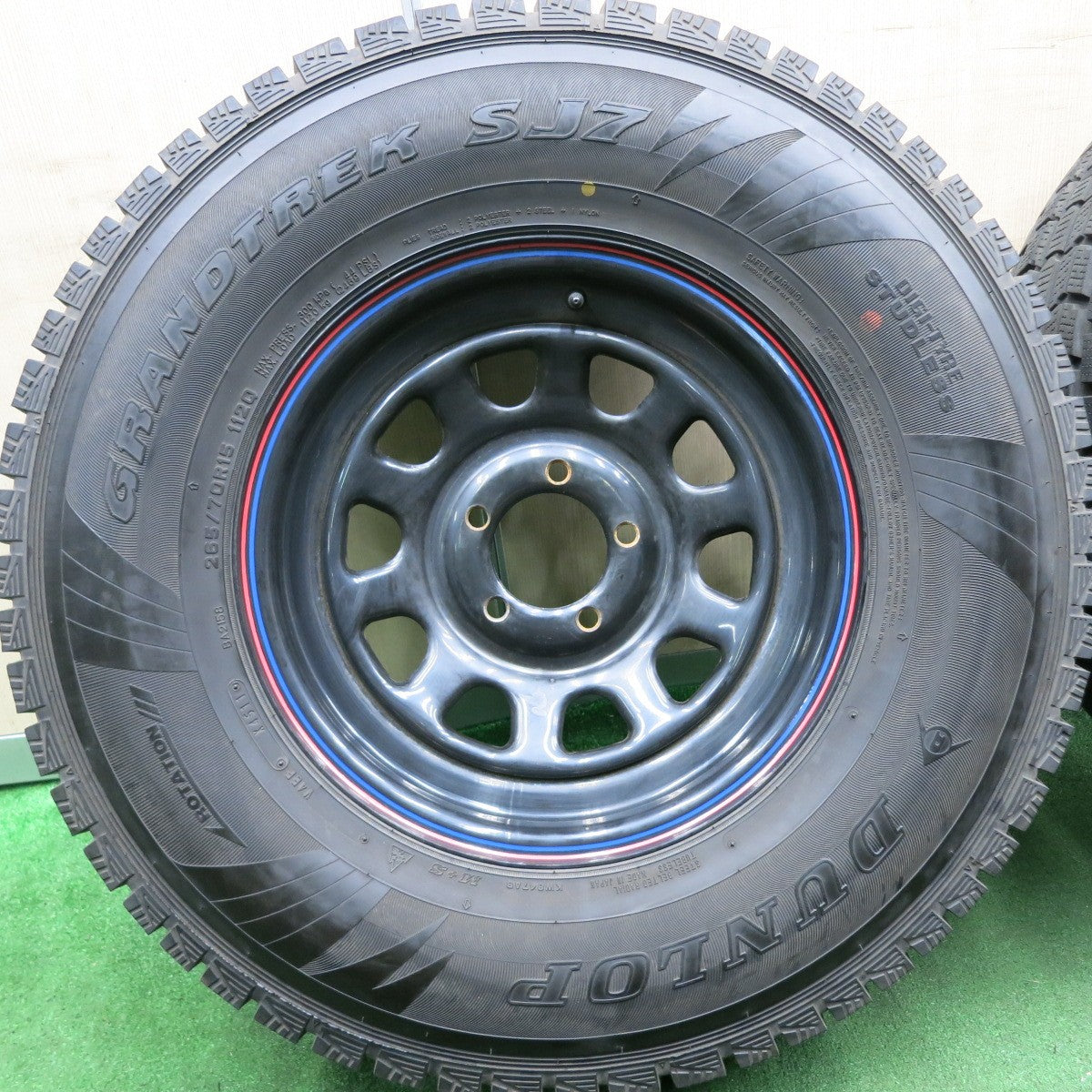 *送料無料* バリ溝！9分★スタッドレス DAYTONA デイトナ 265/70R15 ダンロップ グラントレック SJ7 15インチ PCD114.3/5H★4070505HAス