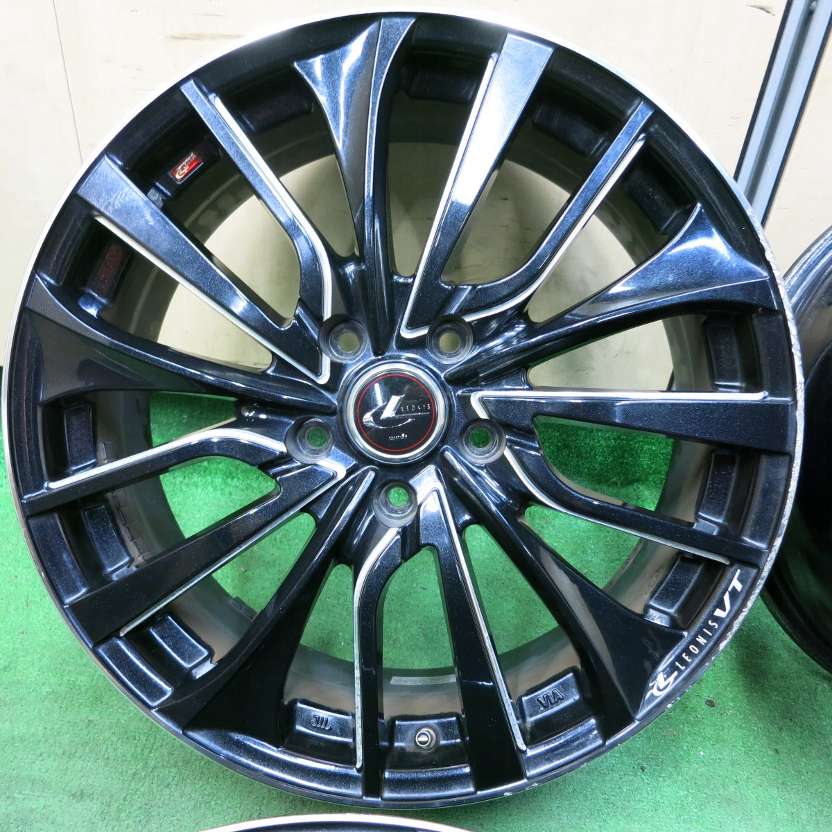 [送料無料] 4本価格★LEONIS VT weds レオニス 18インチ ホイール 18×7J PCD114.3/5H★4092610SYホ