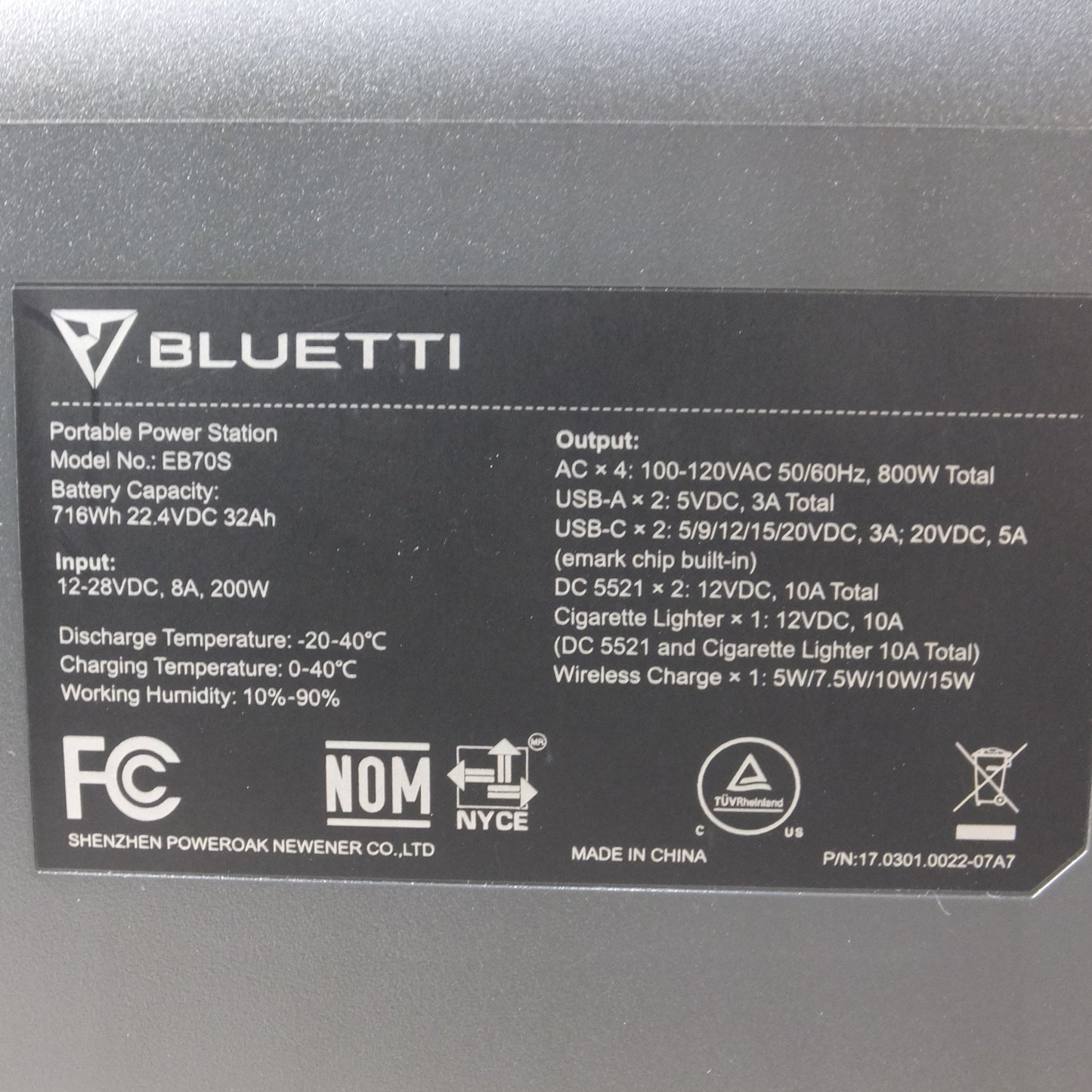 [送料無料] 美品◆BLUETTI 小型 ポータブル 電源 EB70S 充電器 防災 キャンプ 716Wh 800W◆