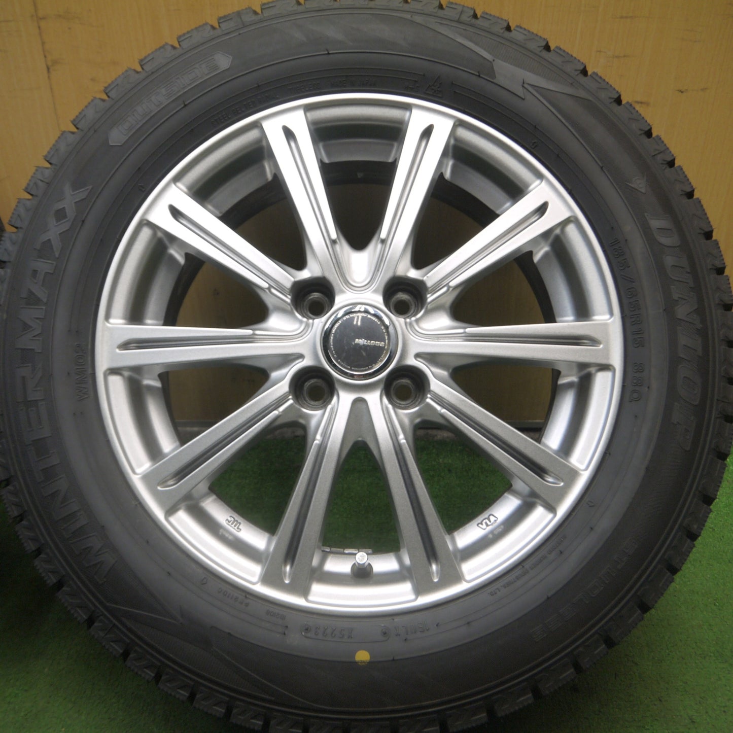 *送料無料* バリ溝！23年！キレイ！ほぼ10分★スタッドレス 185/65R15 ダンロップ ウインターマックス WM02 MiLLOUS ミルアス PCD100/4H★4072204Hス