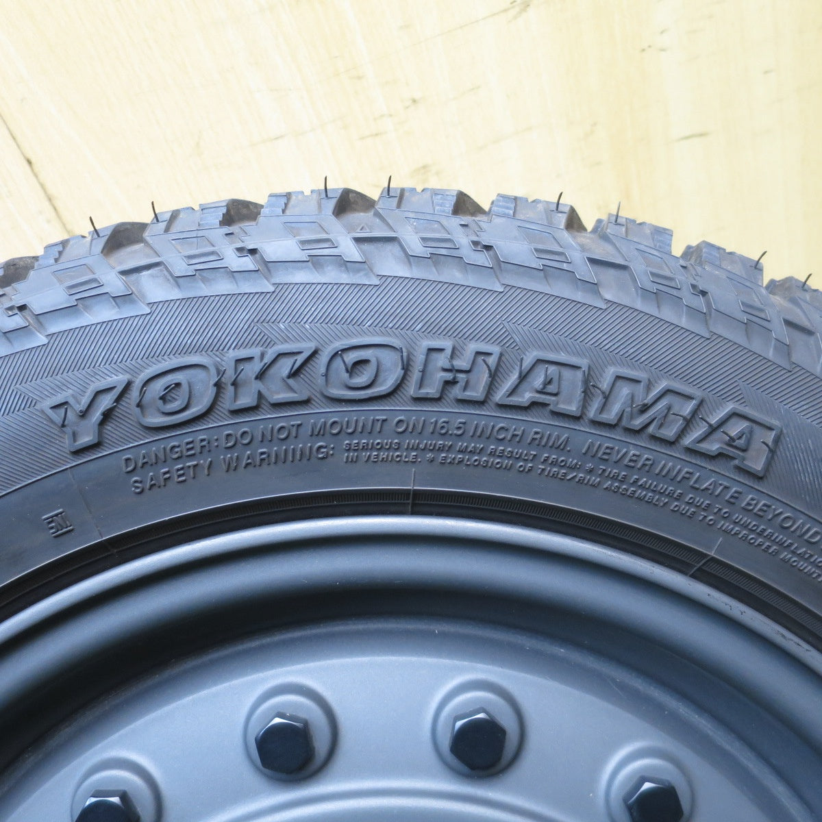 [送料無料] バリ溝！22年！キレイ！9.5分！1本★DEAN COLORADO 215/60R16 ヨコハマ ジオランダー A/T G015 ディーン コロラド 16インチ PCD112 120/5H マルチ★5031102Hノ