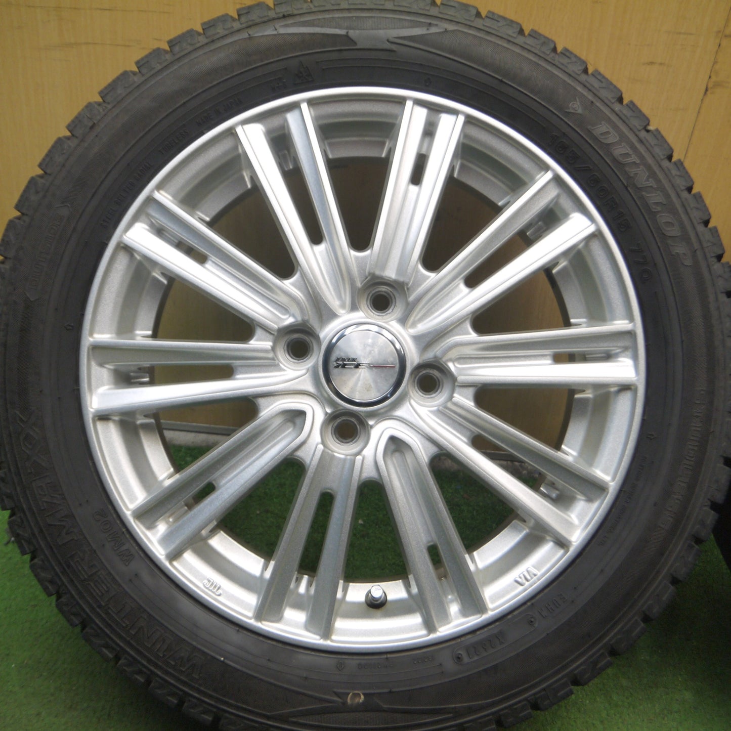 *送料無料* バリ溝！23年！綺麗！ほぼ10分★スタッドレス 165/60R15 ダンロップ ウインターマックス WM02 JOKER ICE ジョーカー アイス PCD100/4H★4072311Hス