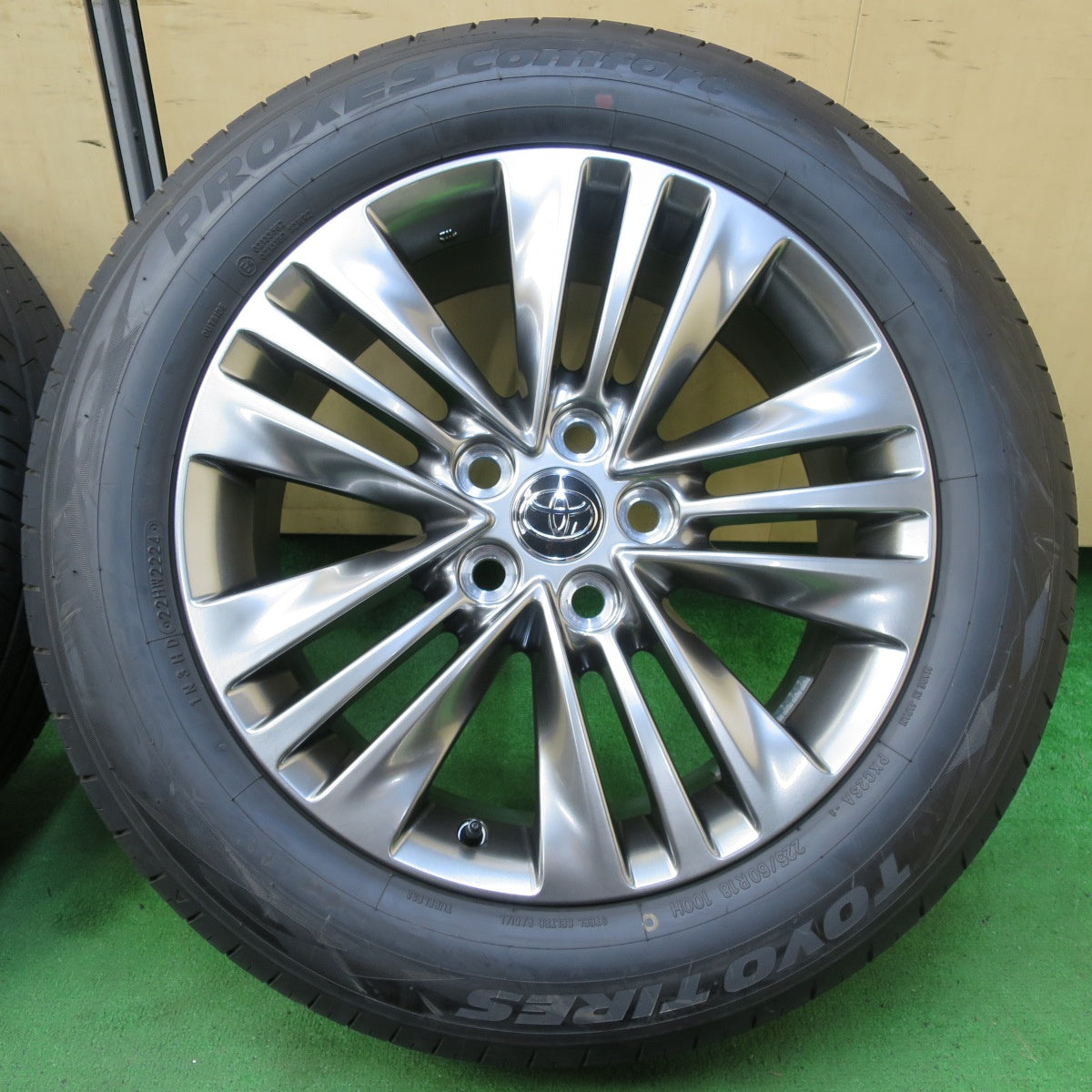 *送料無料* 新車外し！24年★トヨタ 40系 アルファード Z 純正 225/60R18 トーヨー プロクセス Comfort 18インチ PCD120/5H★4082402イノ