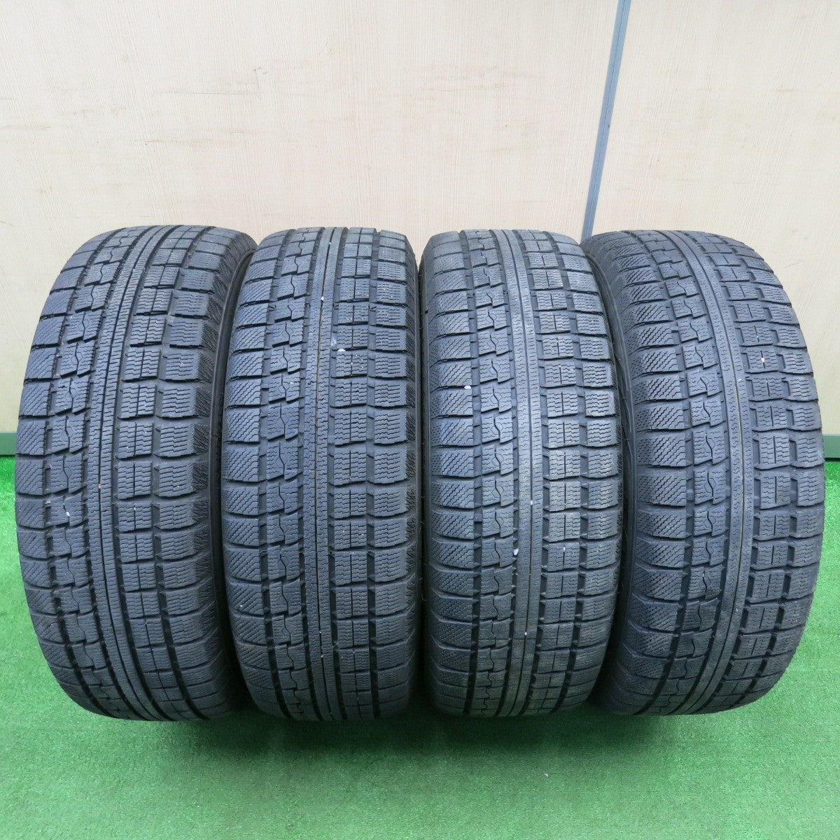 [送料無料] バリ溝！20年！キレイ！9分★スタッドレス 205/55R17 トーヨー ウインター トランパス MK4α SCHNEIDER ATECH シュナイダー 17インチ PCD114.3/5H★4121607TNス