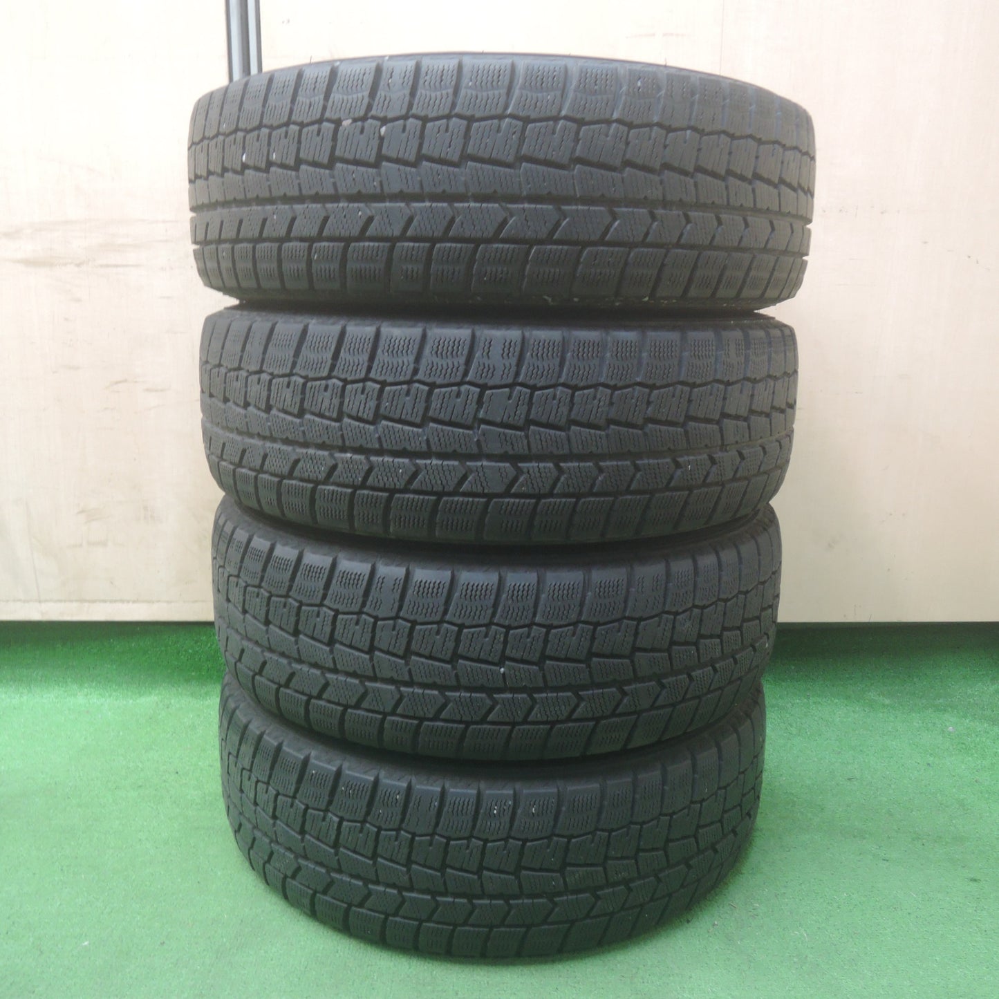 *送料無料* バリ溝！20年！キレイ！8.5分★スタッドレス 185/60R15 ダンロップ ウインターマックス WM02 STRANGER ストレンジャー PCD100/5H★4070407SYス