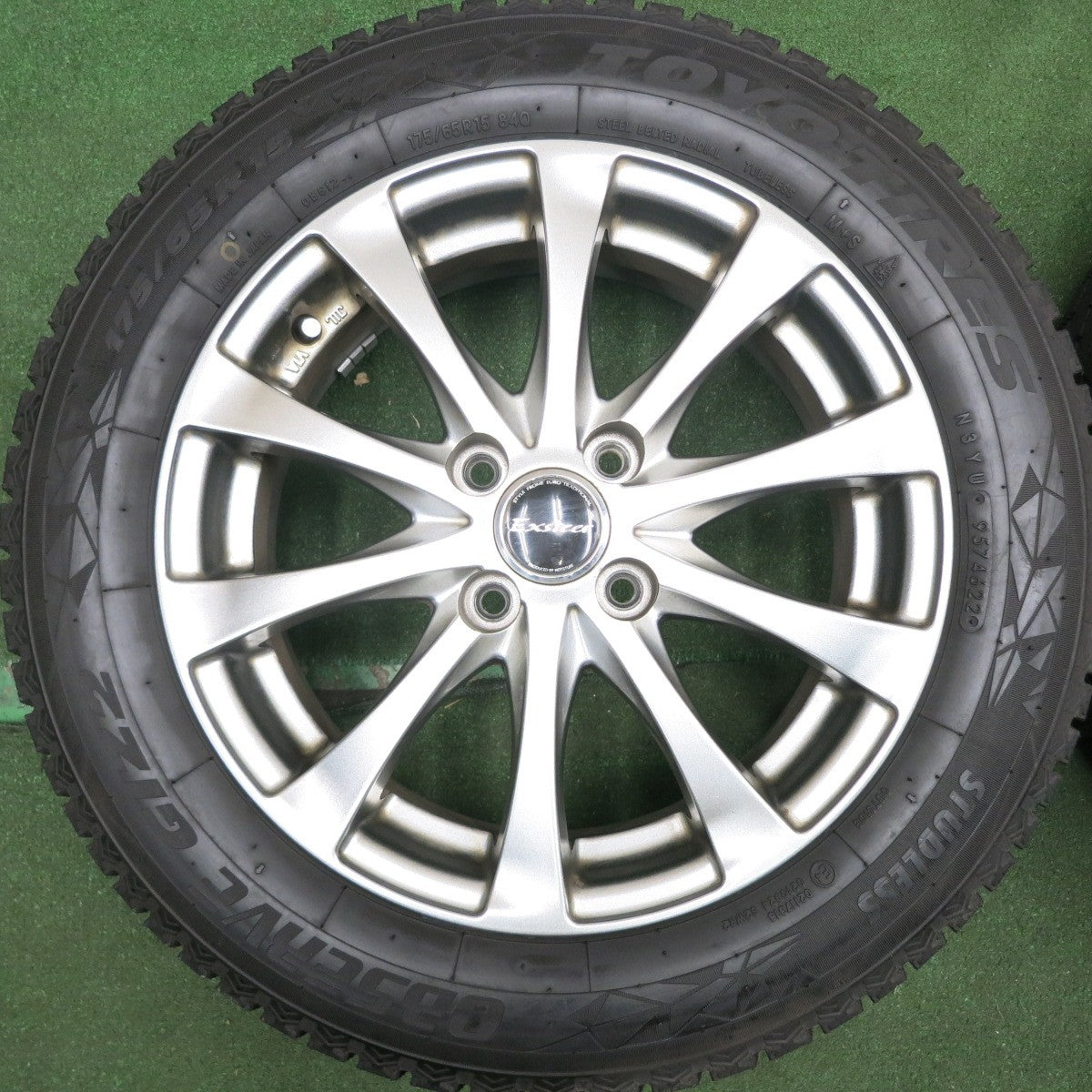 *送料無料* バリ溝！22年！ほぼ10分★スタッドレス 175/65R15 トーヨー オブザーブ GIZ2 Exsteer エクスター 15インチ PCD100/4H★4070203HAス