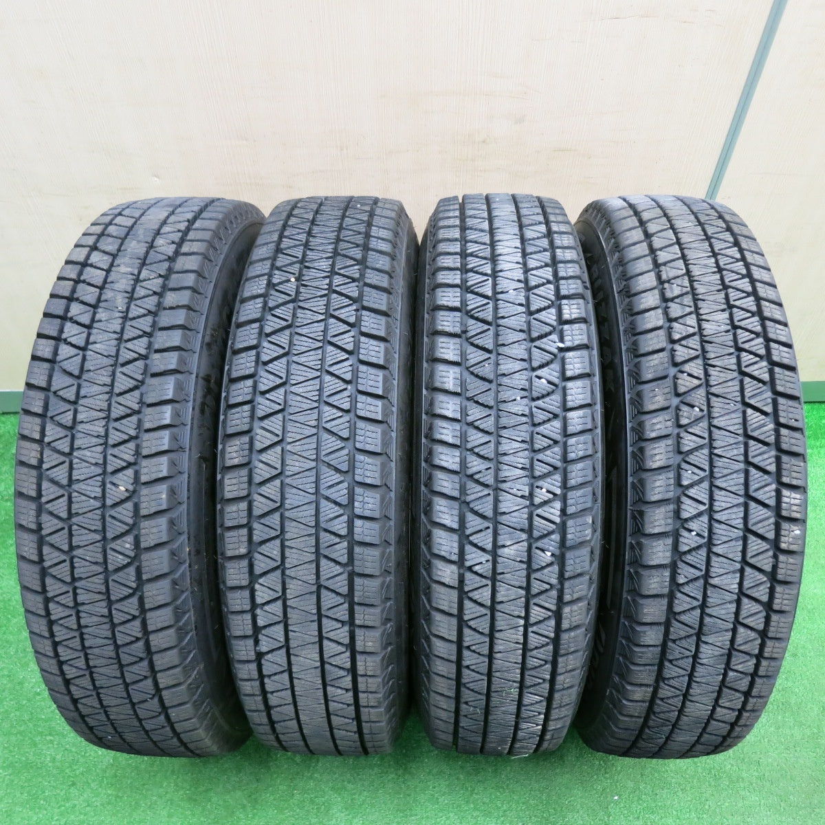 [送料無料] バリ溝！キレイ！9分★スズキ JB23 ジムニー 純正 ENKEI 175/80R16 スタッドレス ブリヂストン ブリザック DM-V3 16インチ PCD139.7/5H★4120510TNス