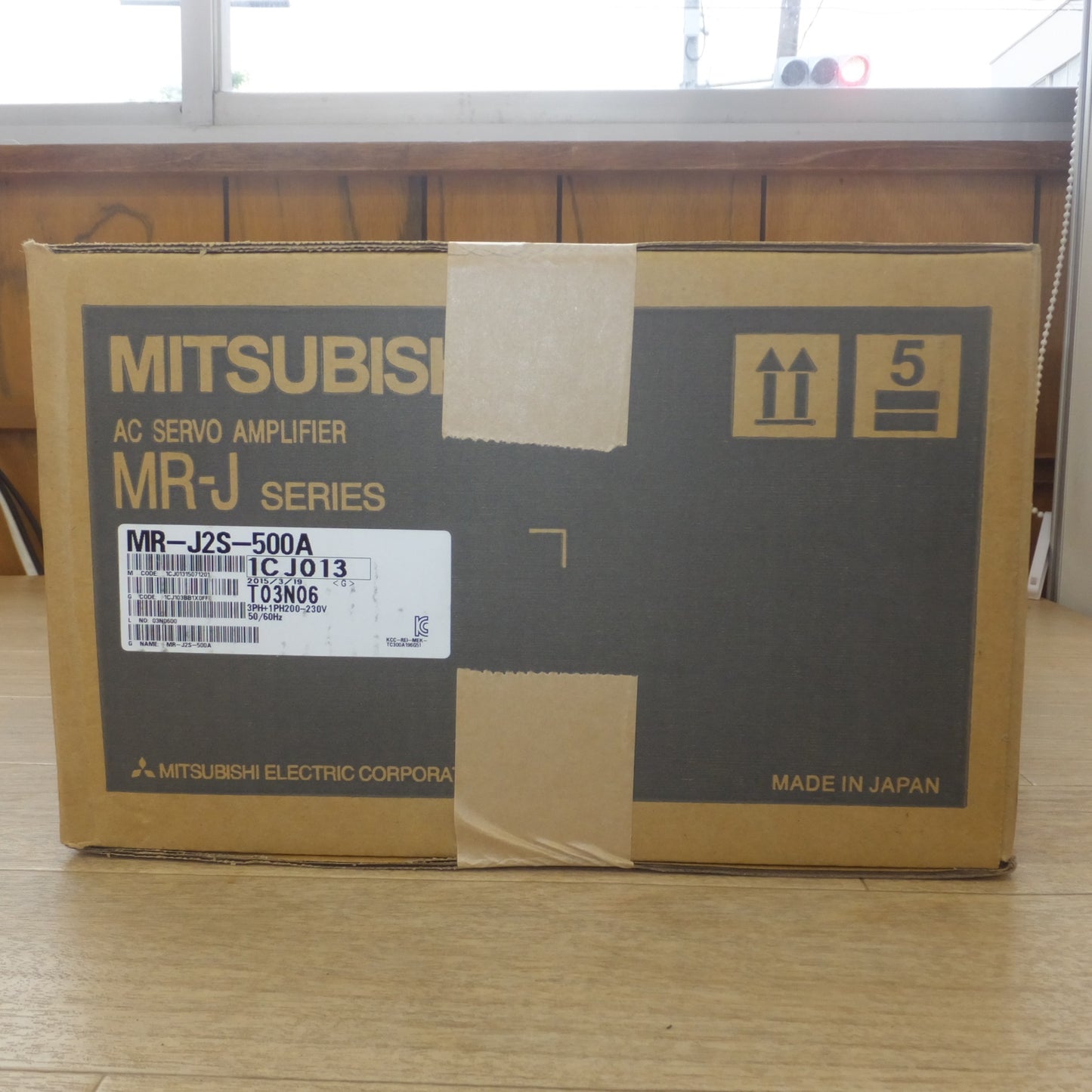 [送料無料] 未使用★三菱 MITSUBISHI サーボアンプ AC SERVO AMPLIFIER MR-J SERIES MR-J2S-500A(3)★