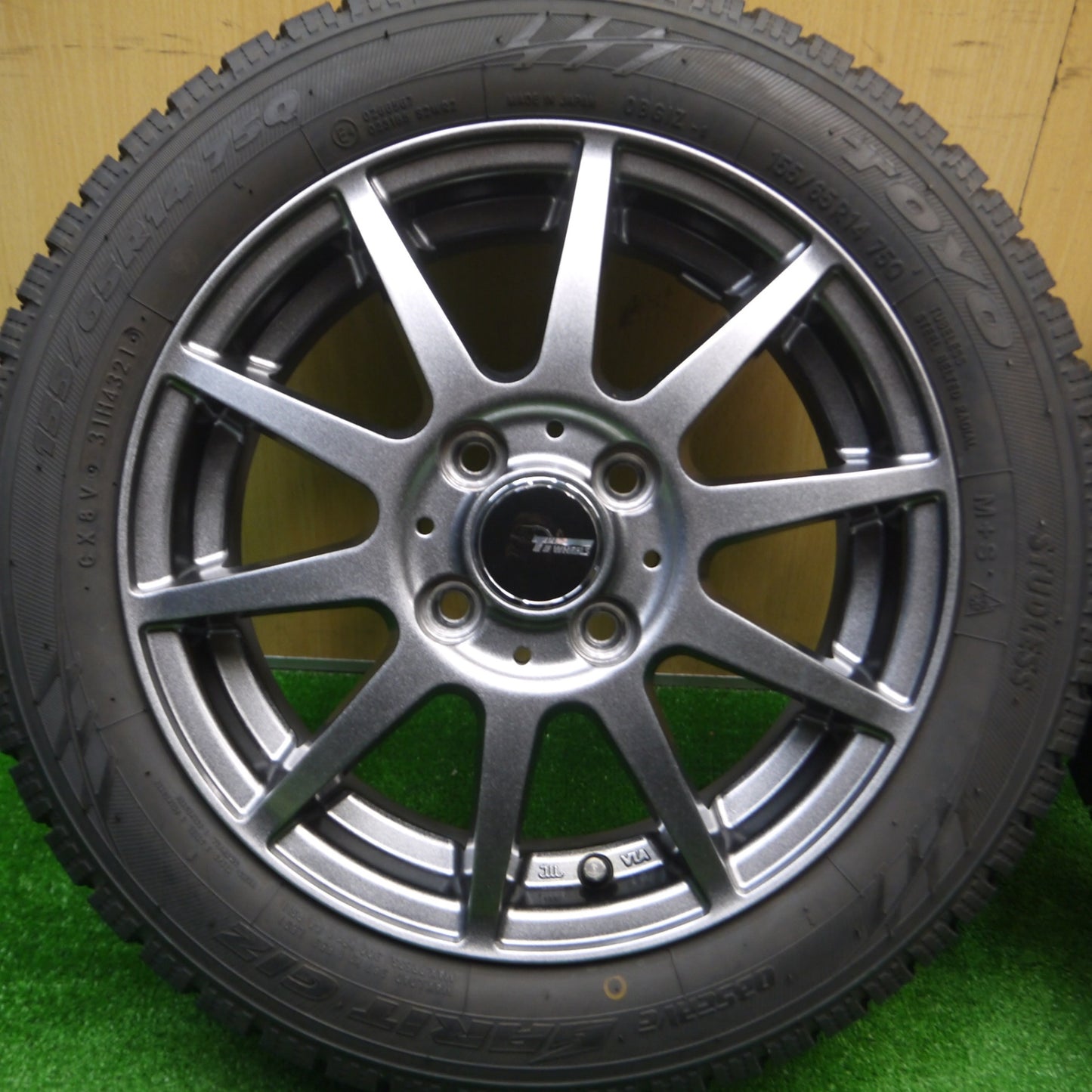 [送料無料] バリ溝！21年！キレイ！9.5分以上★スタッドレス 155/65R14 トーヨー オブザーブ ガリット GIZ Ti WHEELS 14インチ PCD100/4H★4101504Hス