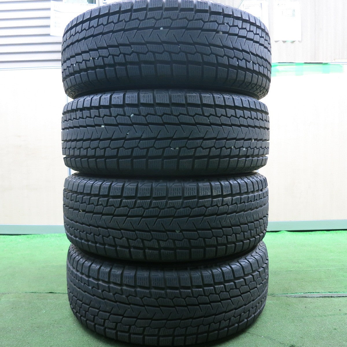 *送料無料* バリ溝！21年！キレイ！ほぼ10分★スタッドレス 235/65R17 ヨコハマ アイスガード G075 JOKER ジョーカー 17インチ PCD114.3/5H★4052601HAス