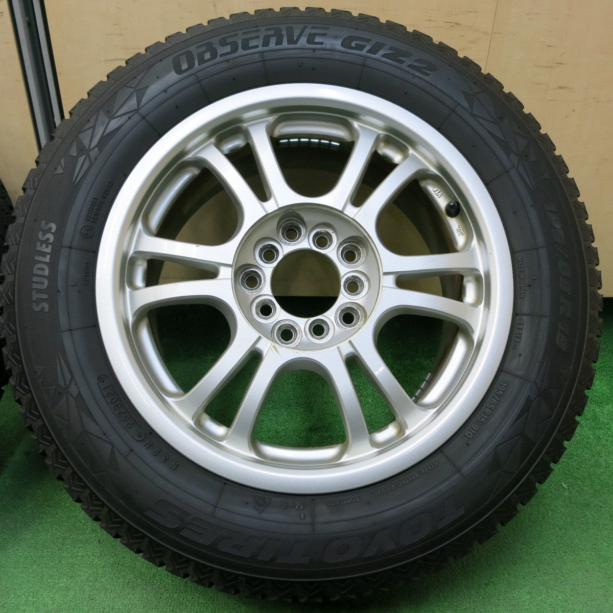 *送料無料* 超バリ溝！21年！ほぼ10分★スタッドレス 195/65R15 トーヨー オブザーブ GIZ2 FANG-TS KOSEI ファング 光生 PCD100 114.3/5H マルチ★4050215イス