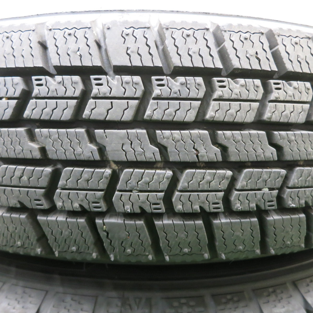 *送料無料* バリ溝！23年！ほぼ10分★スタッドレス 145/80R13 グッドイヤー アイスナビ7 Esprine 13インチ PCD100/4H★4032904NJス