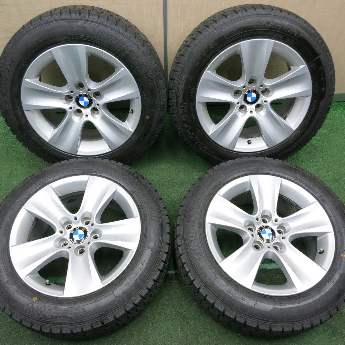 *送料無料* バリ溝！22年！キレイ！ほぼ10分★BMW F10 F11 5シリーズ 純正 215/60R17 スタッドレス グッドイヤー アイスナビ7 17インチ PCD120/5H★4042601NJス