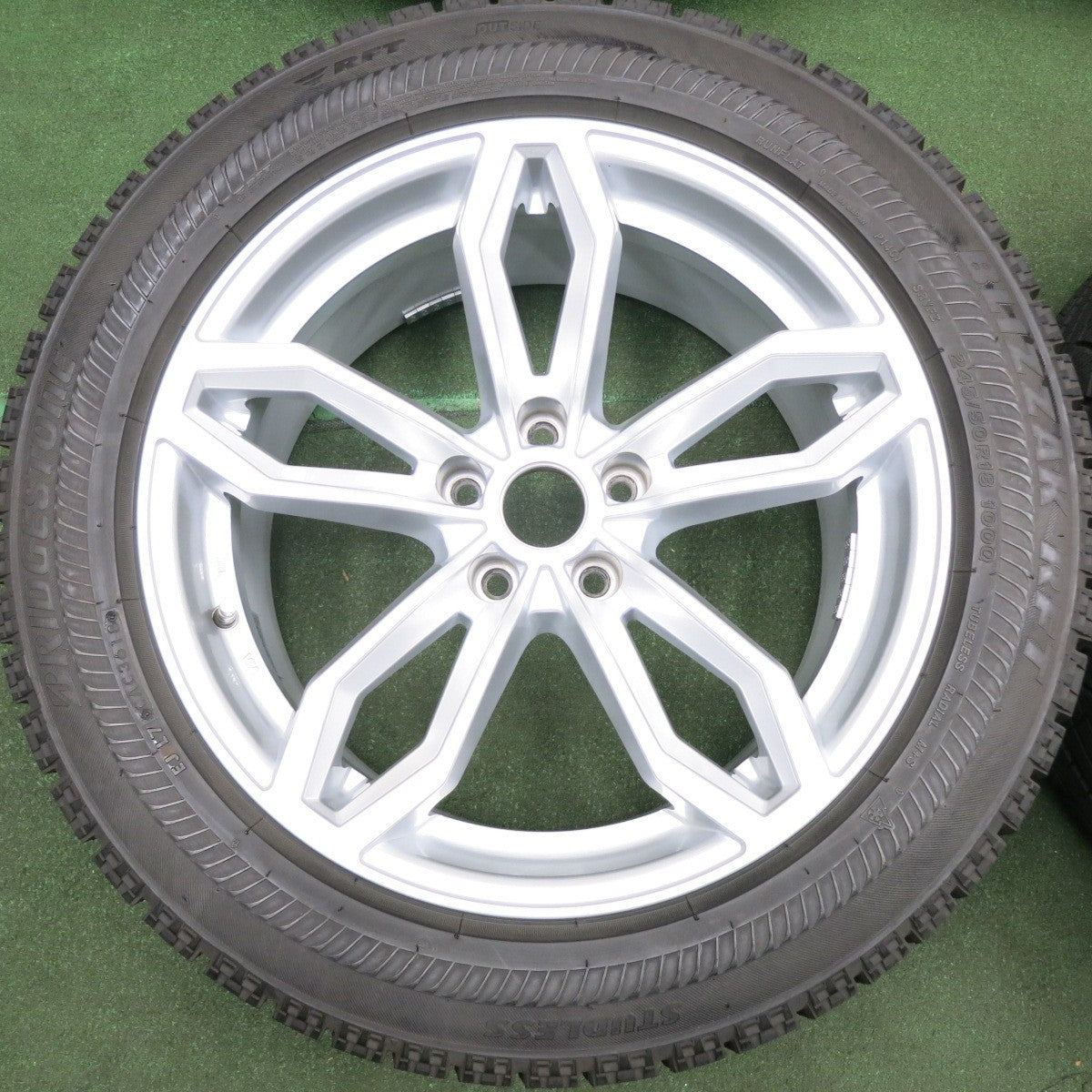 *送料無料* バリ溝！キレイ！9.5分★ベンツ 等 AGA TAS 245/50R18 スタッドレス ブリヂストン ブリザック RFT 18インチ PCD112/5H★4053103HAス