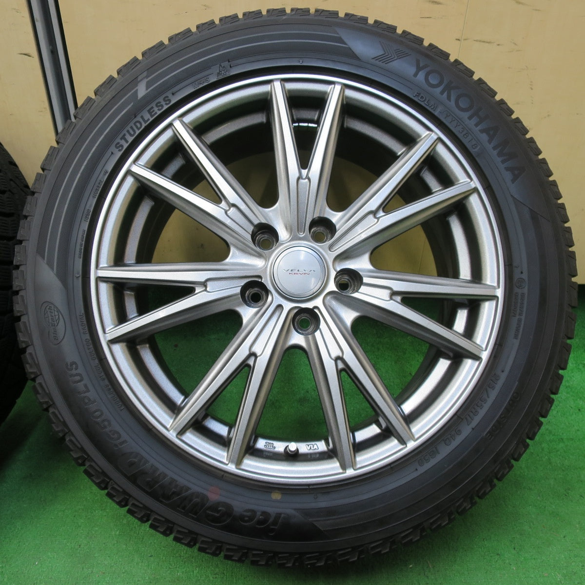 *送料無料* バリ溝！キレイ！9.5分以上★スタッドレス 215/55R17 ヨコハマ アイスガード iG50 プラス VELVA KEVIN ヴェルヴァ PCD114.3/5H★4071607イス