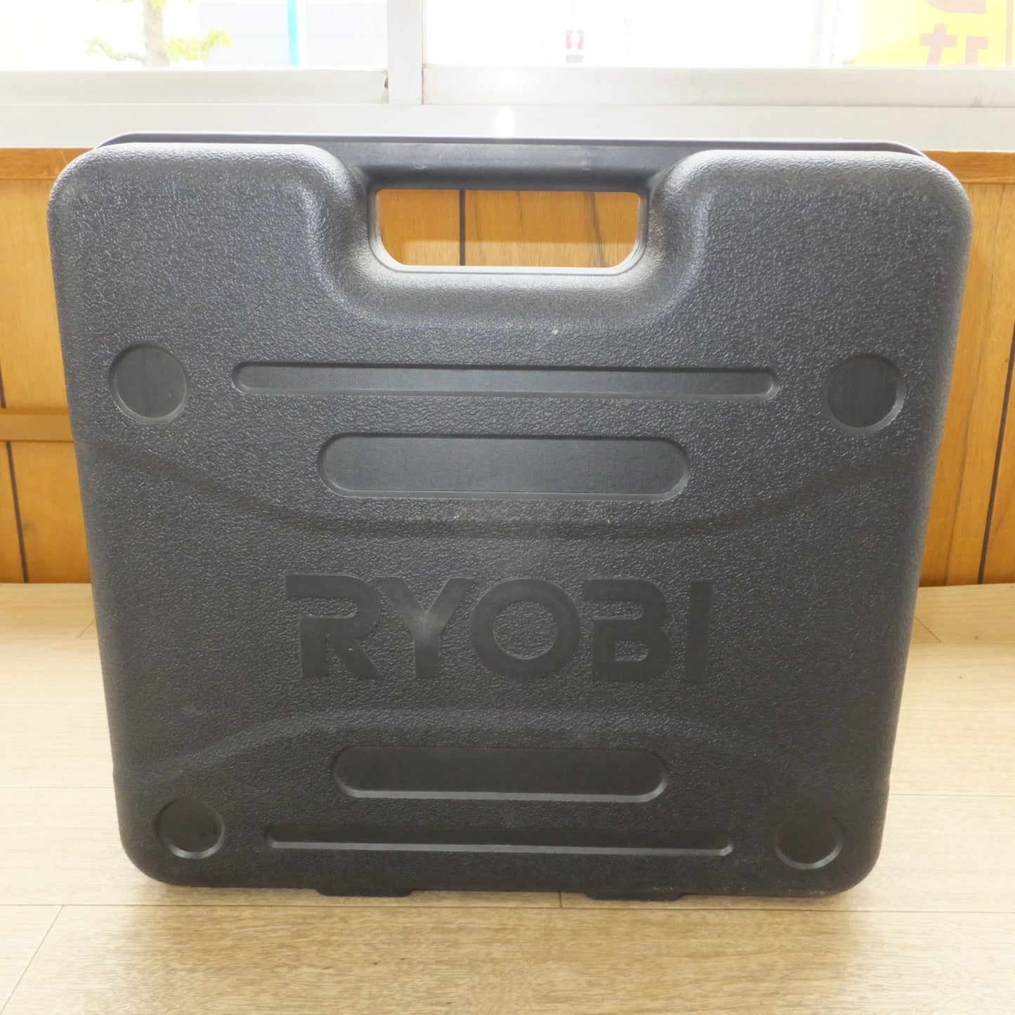 [送料無料] キレイ★リョービ RYOBI 充電式ドライバドリル BD-122　電池パック B-1203M1 2個　充電器 BC-1204　セット★