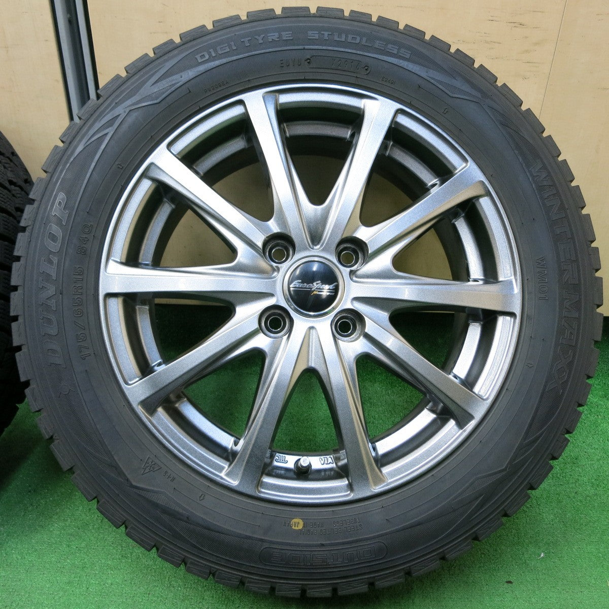 *送料無料* バリ溝！キレイ！9分★スタッドレス 175/65R15 ダンロップ ウインターマックス WM01 EuroSpeed MANARAY SPORT ユーロスピード PCD100/4H★4050106イス