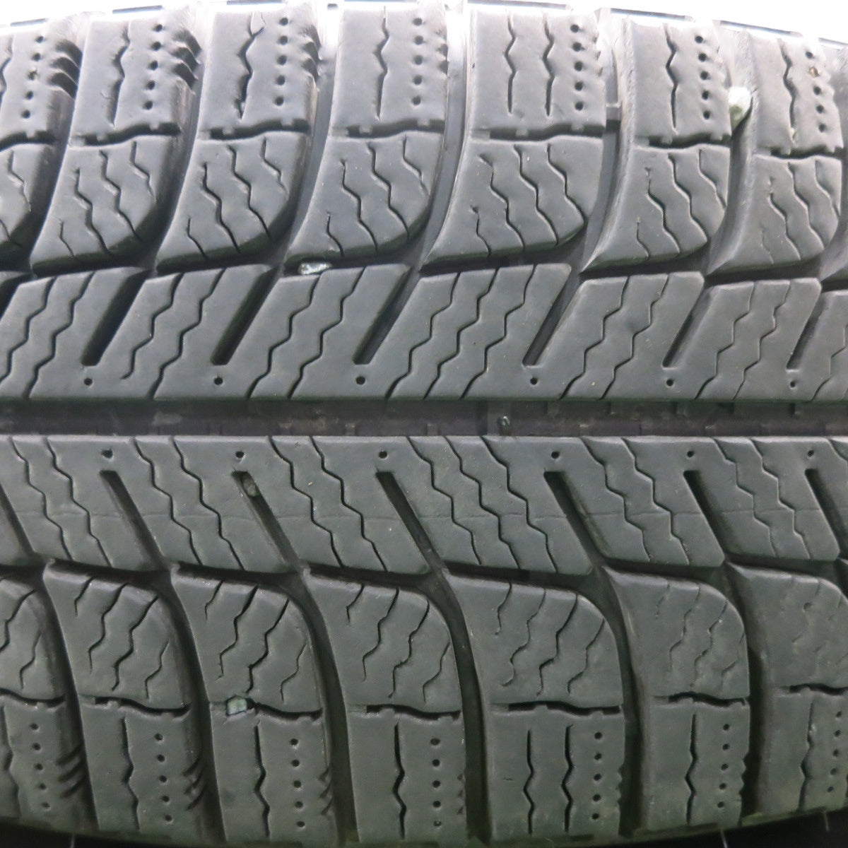 *送料無料* 4本価格★キャラバン等 BISON 195/80R15 スタッドレス ミシュラン AGILIS X-ICE バイソン 15インチ PCD139.7/6H★4050702HAス