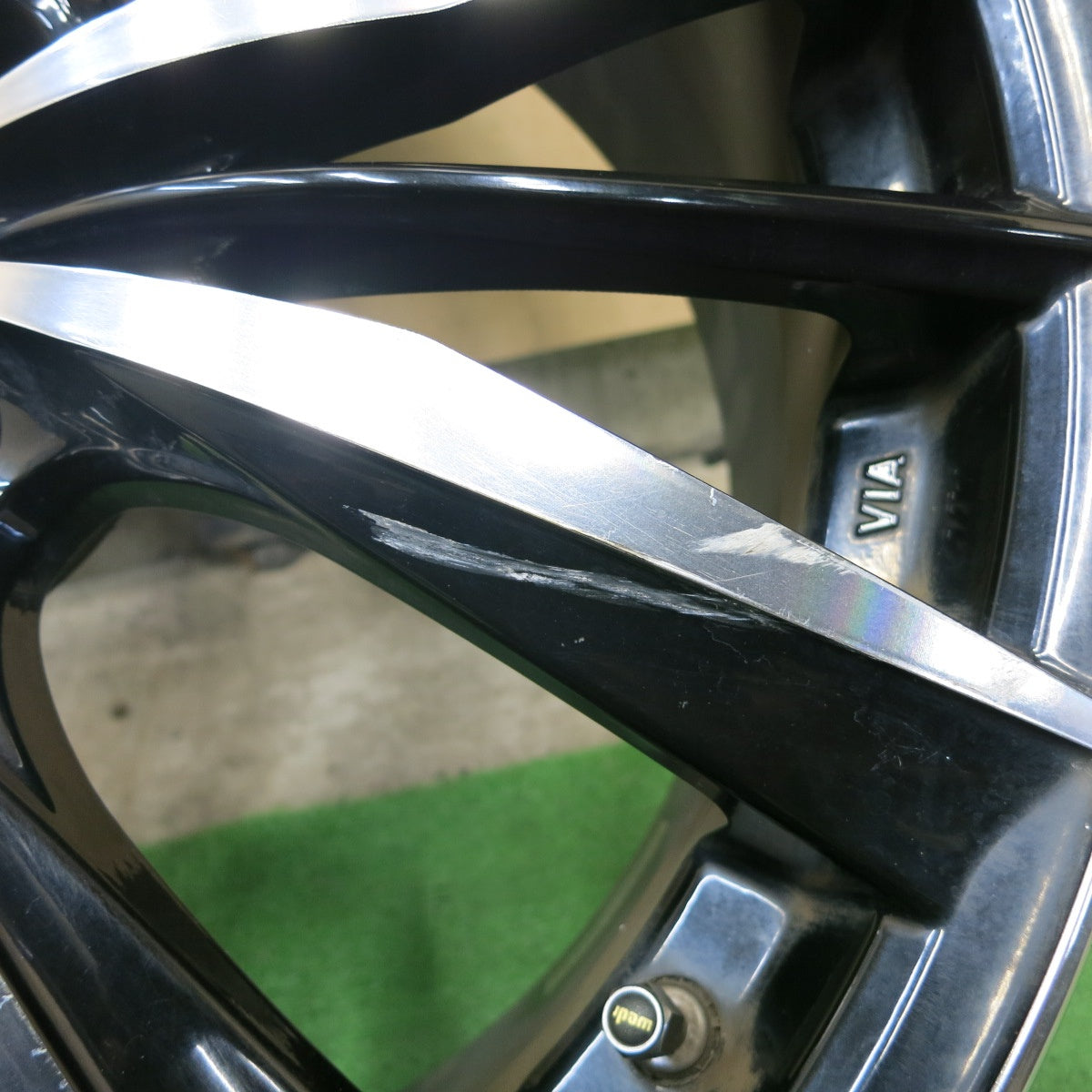 送料無料* 1本価格☆LEONIS VX weds ホイール 18インチ 18×8J