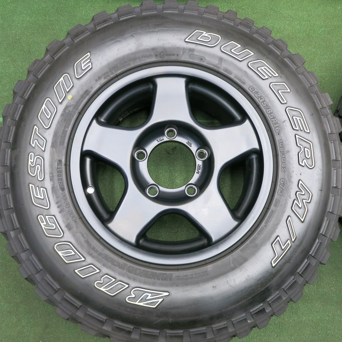 *送料無料* バリ溝！キレイ！9分★ランクル等 ブラッドレーV 235/85R16 ブリヂストン デューラー M/T 673 BRADLEY V PCD150/5H★4032415HAノ