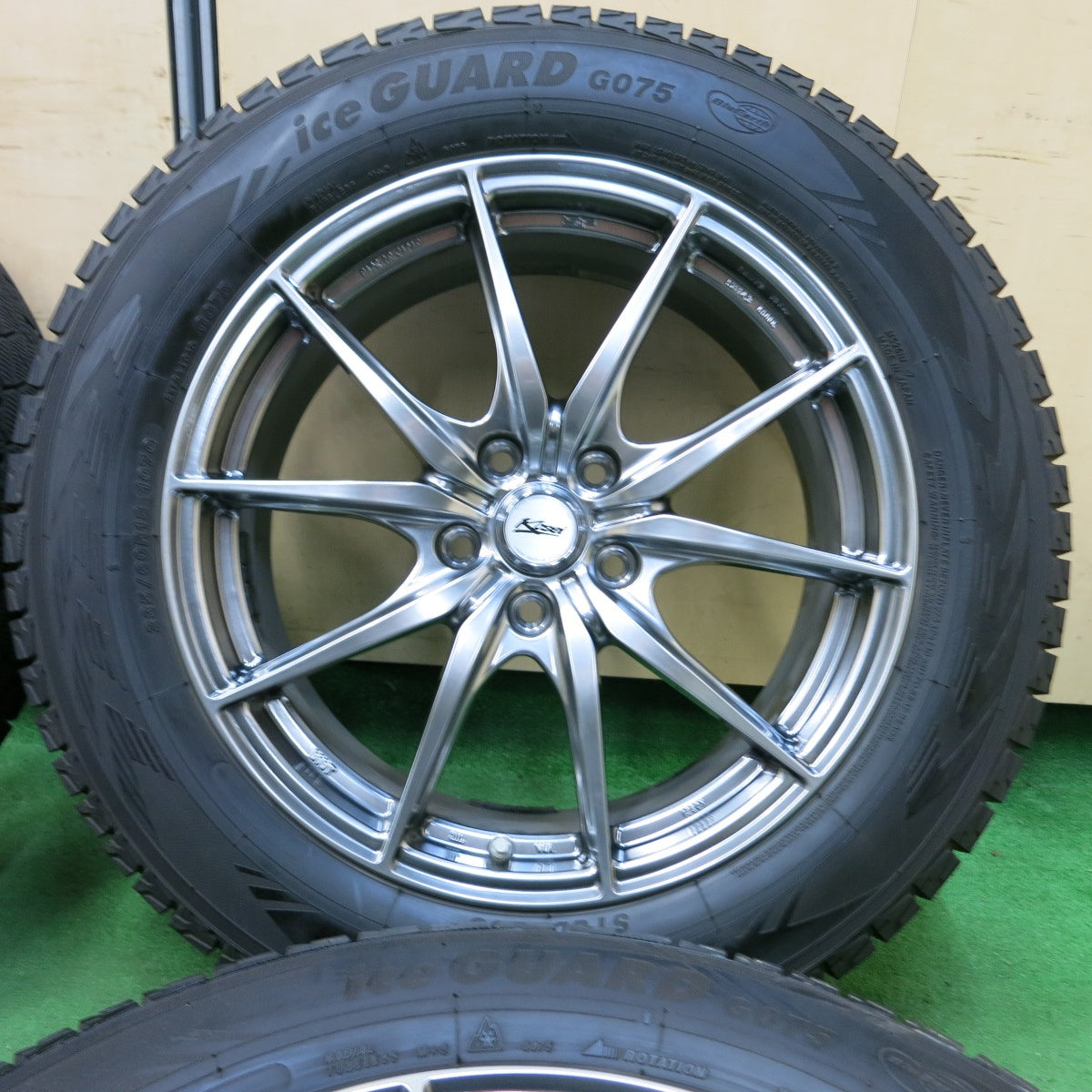 *送料無料* バリ溝！22年！キレイ！9.5分★スタッドレス 235/60R18 ヨコハマ アイスガード G075 Kosei 光生 18インチ PCD114.3/5H★4082902SYス