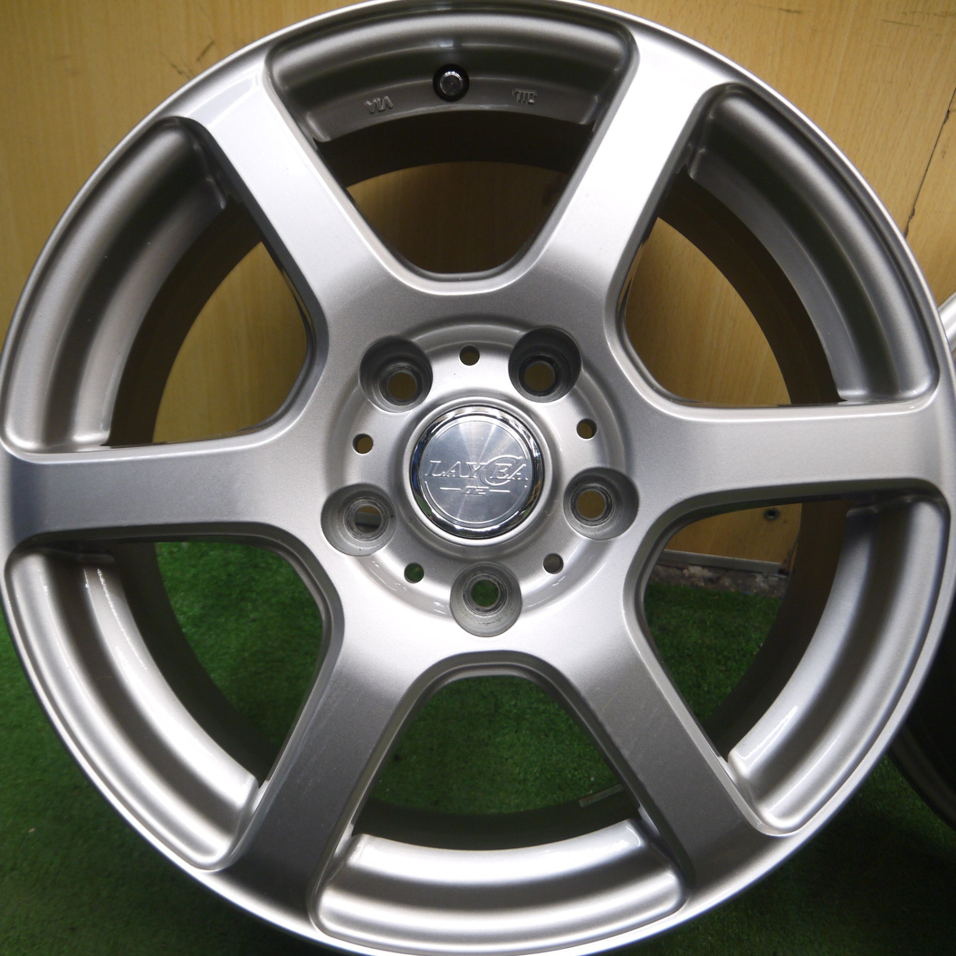 送料無料* キレイ☆LAYCEA -02- レイシア ホイール 16インチ 16×6.5J PCD114.3/5H☆4050811Hホ |  名古屋/岐阜の中古カー用品・工具の買取/販売ならガレージゲット