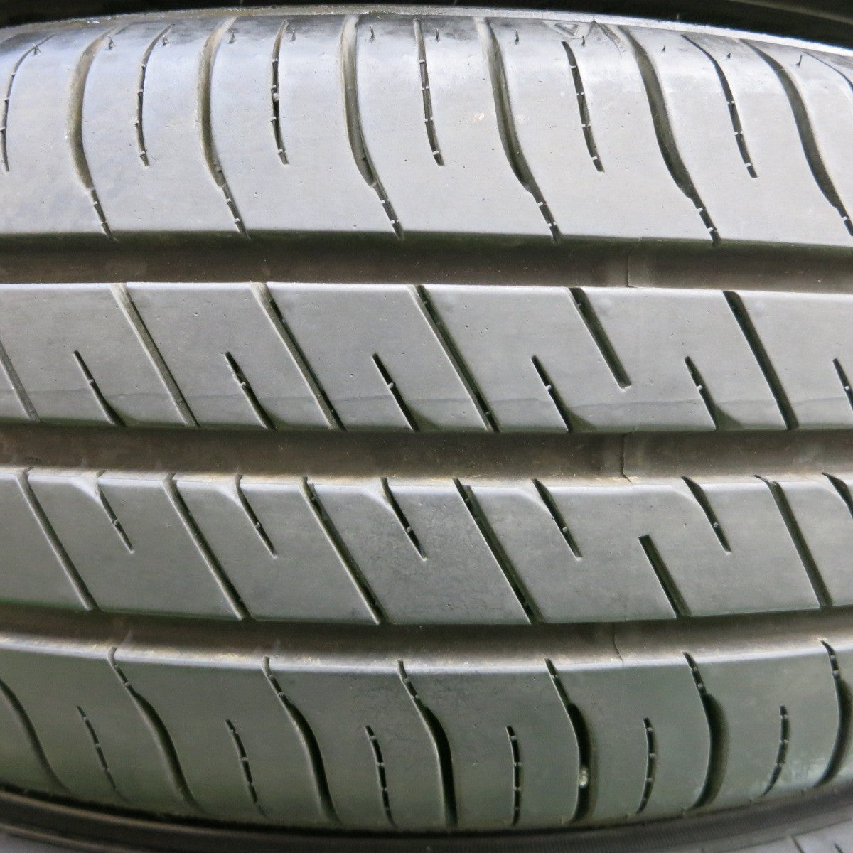 *送料無料* バリ溝！22年！ほぼ10分★175/65R15 グッドイヤー EfficientGrip ECO EG02 タイヤ 15インチ アクア フィット スイフト等★4052801イノタ