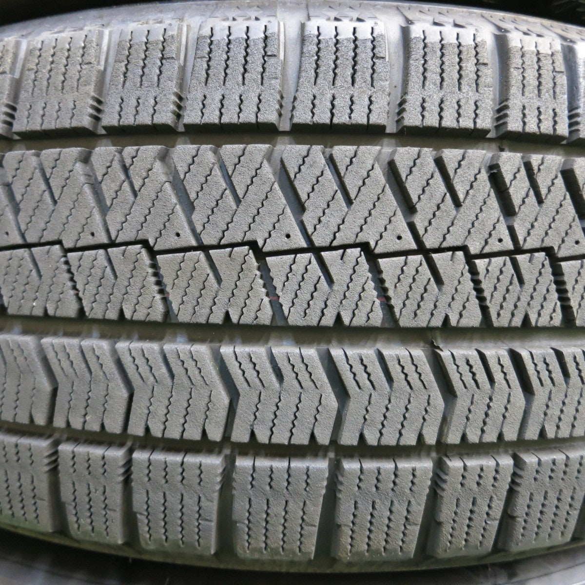 *送料無料* バリ溝！21年！キレイ！8.5分★スタッドレス 215/60R17 ブリヂストン ブリザック VRX2 TOPRUN トップラン 17インチ PCD114.3/5H★4042315イス