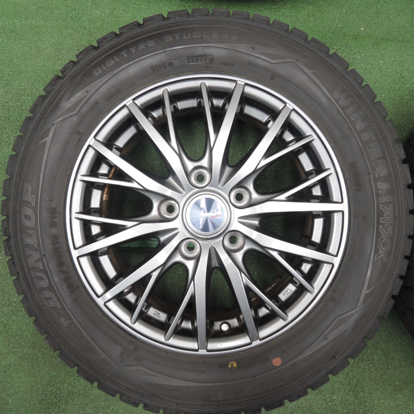 *送料無料* バリ溝！9.5分★スタッドレス 195/65R15 ダンロップ ウインターマックス WM01 ravrion RM01 ラブリオン PCD114.3/5H★4031310TNス