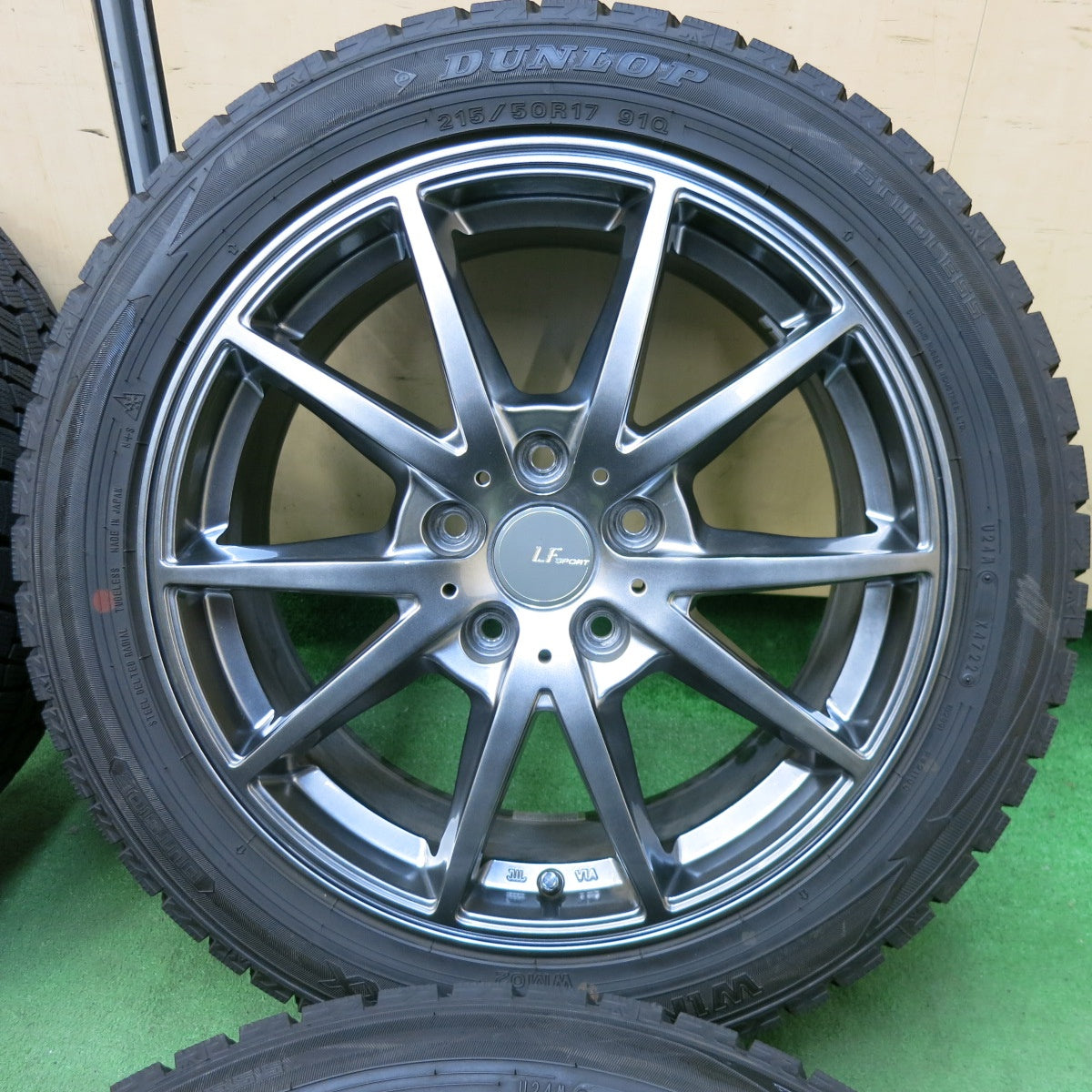 [送料無料] バリ溝！22年！キレイ！ほぼ10分★スタッドレス 215/50R17 ダンロップ ウインターマックス WM02 LFSPORT LFスポーツ 17インチ PCD114.3/5H★4120406SYス