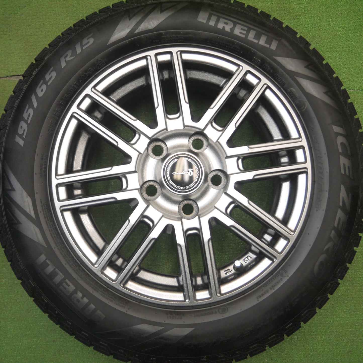 [送料無料] バリ溝！22年！キレイ！9.5分以上★スタッドレス 195/65R15 ピレリ アイスゼロ アシンメトリコ Tiradoδ ティラード 15インチ PCD114.3/5H★5021203Hス