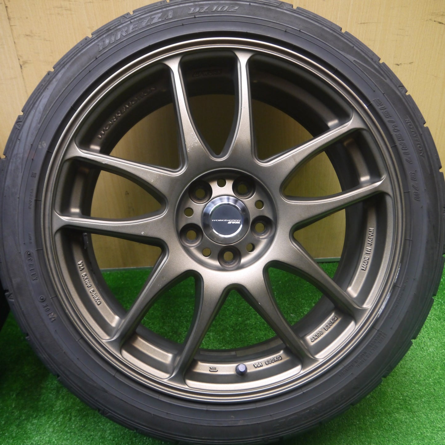 *送料無料* バリ溝！23年！8.5分★プリウス 等 WORK EMOTION Kiwami 215/45R17 ダンロップ ディレッツァ DZ102 ワーク 極 PCD100/5H★4082805Hノ