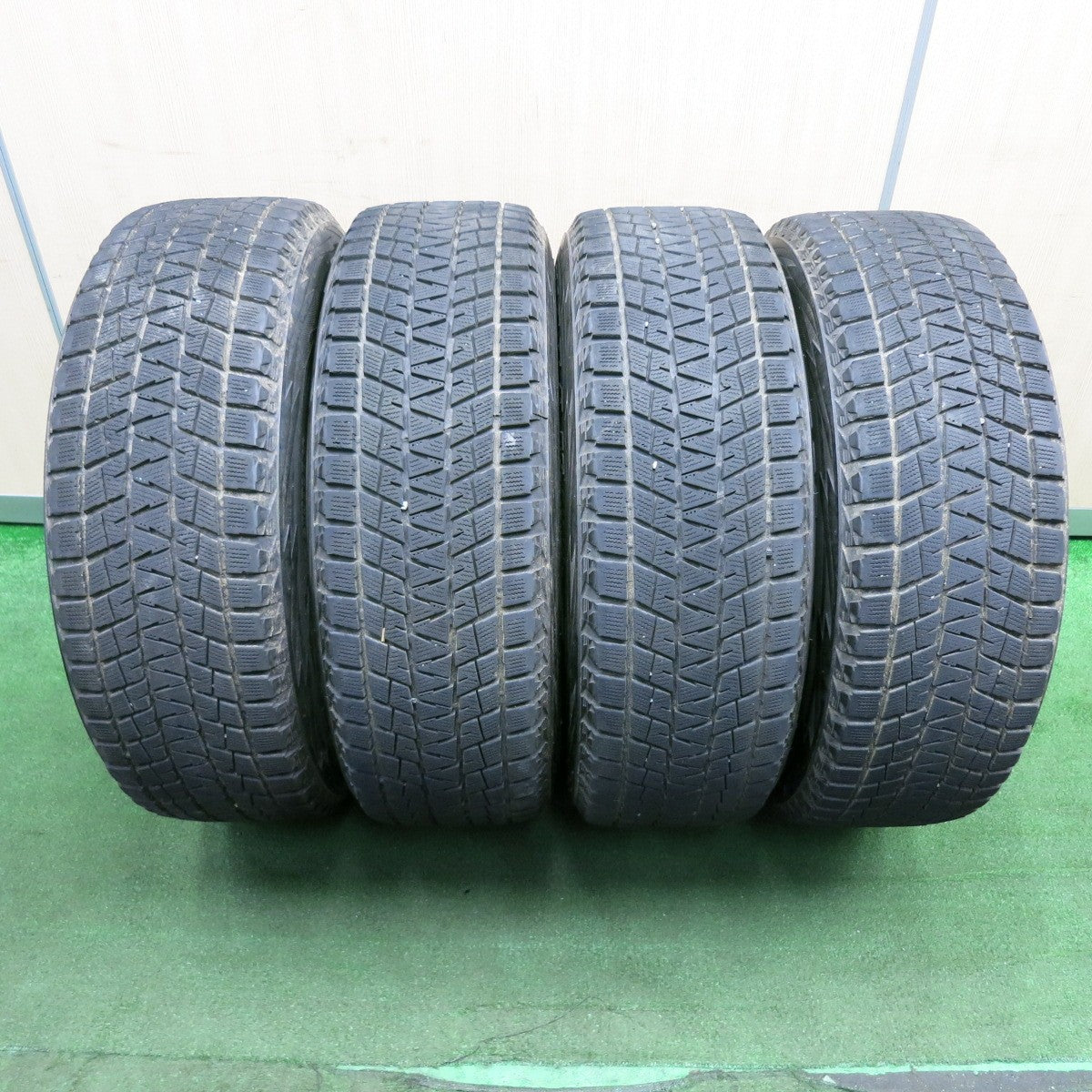 *送料無料* キレイ★日産 エクストレイル 純正 OP 235/65R18 スタッドレス ブリヂストン ブリザック DM-V1  PCD114.3/5H★4040305TNス