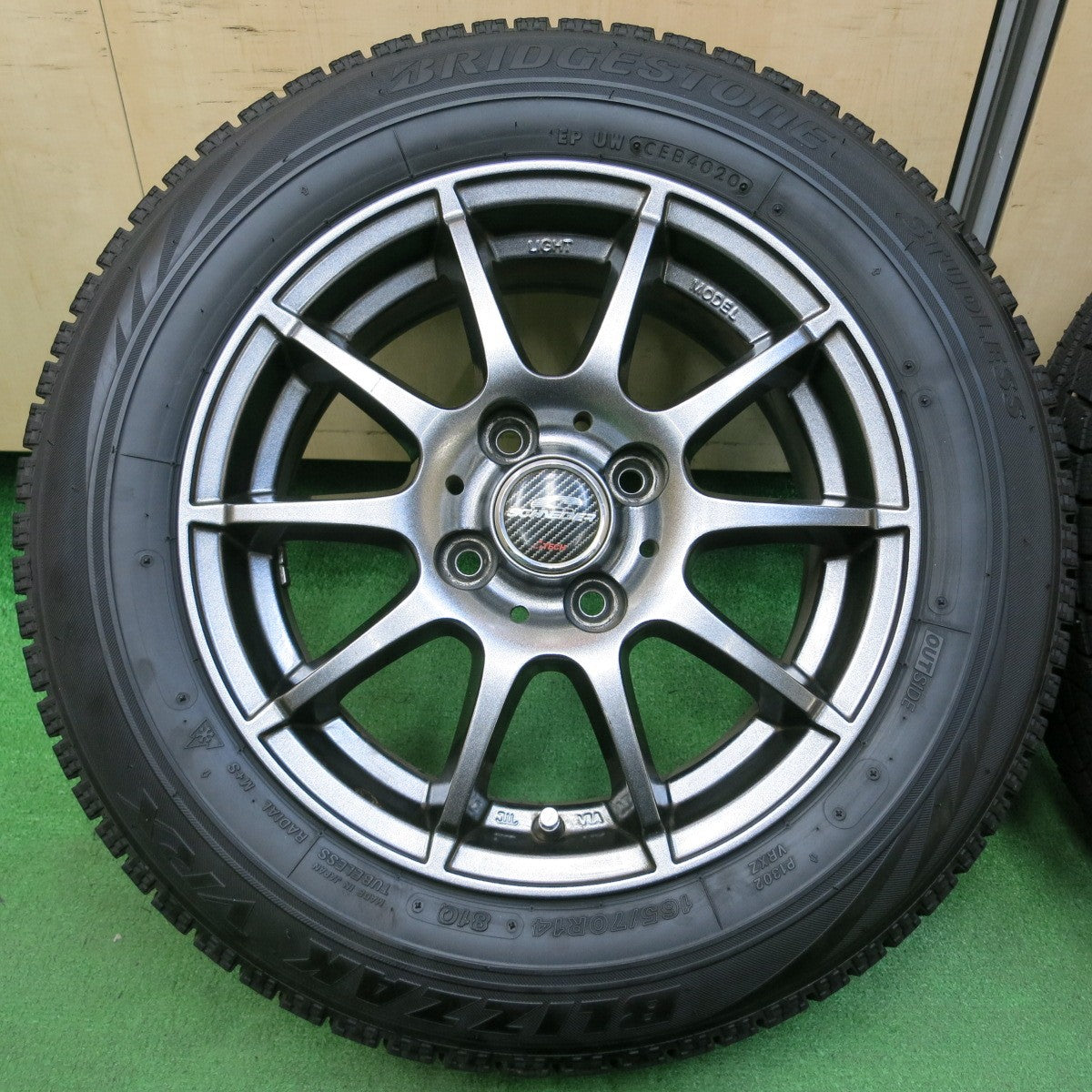 *送料無料* バリ溝！20年！キレイ！ほぼ10分★スタッドレス 165/70R14 ブリヂストン ブリザック VRX SCHNEIDER ATECH シュナイダー PCD100/4H★4041908イス