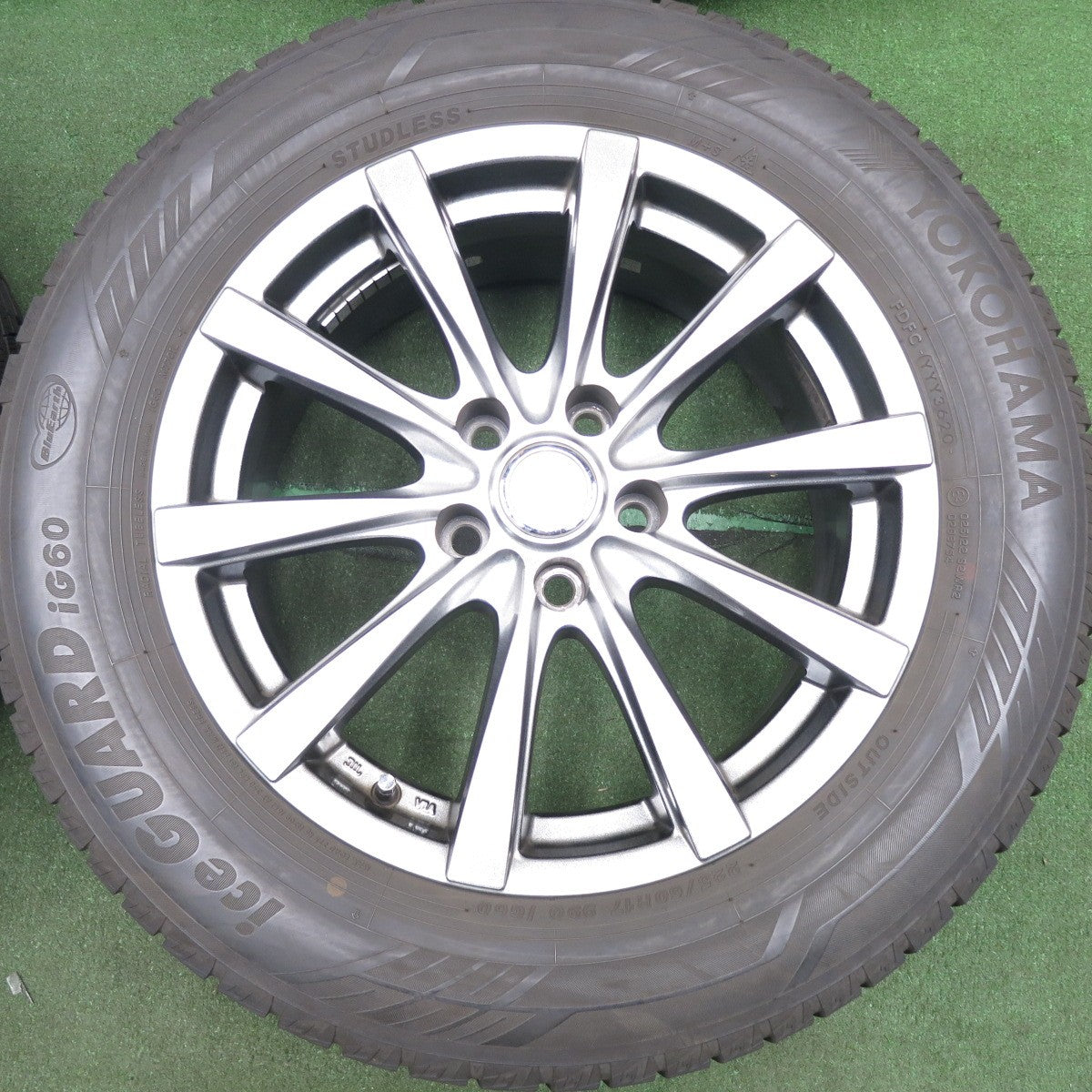 *送料無料* バリ溝！20年！9分★スタッドレス 225/60R17 ヨコハマ アイスガード iG60 GRASS グラス 17インチ PCD114.3/5H★4050607HAス