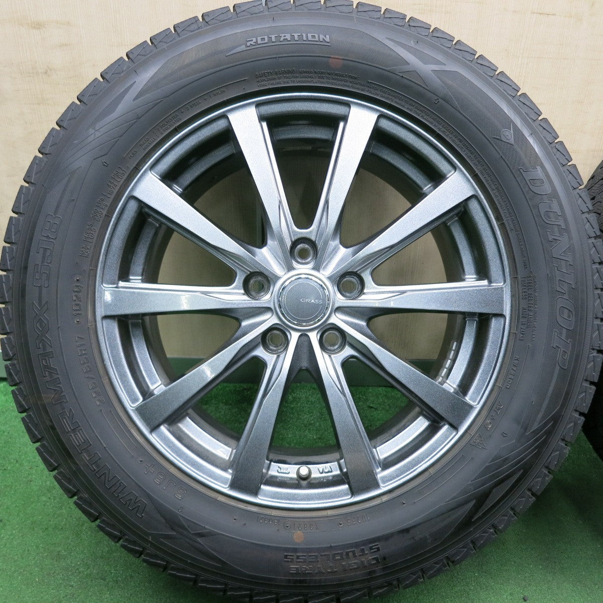 *送料無料* バリ溝！21年！キレイ！9.5分★スタッドレス 225/65R17 ダンロップ ウインターマックス SJ8 GRASS グラス 17インチ PCD114.3/5H★4060404HAス