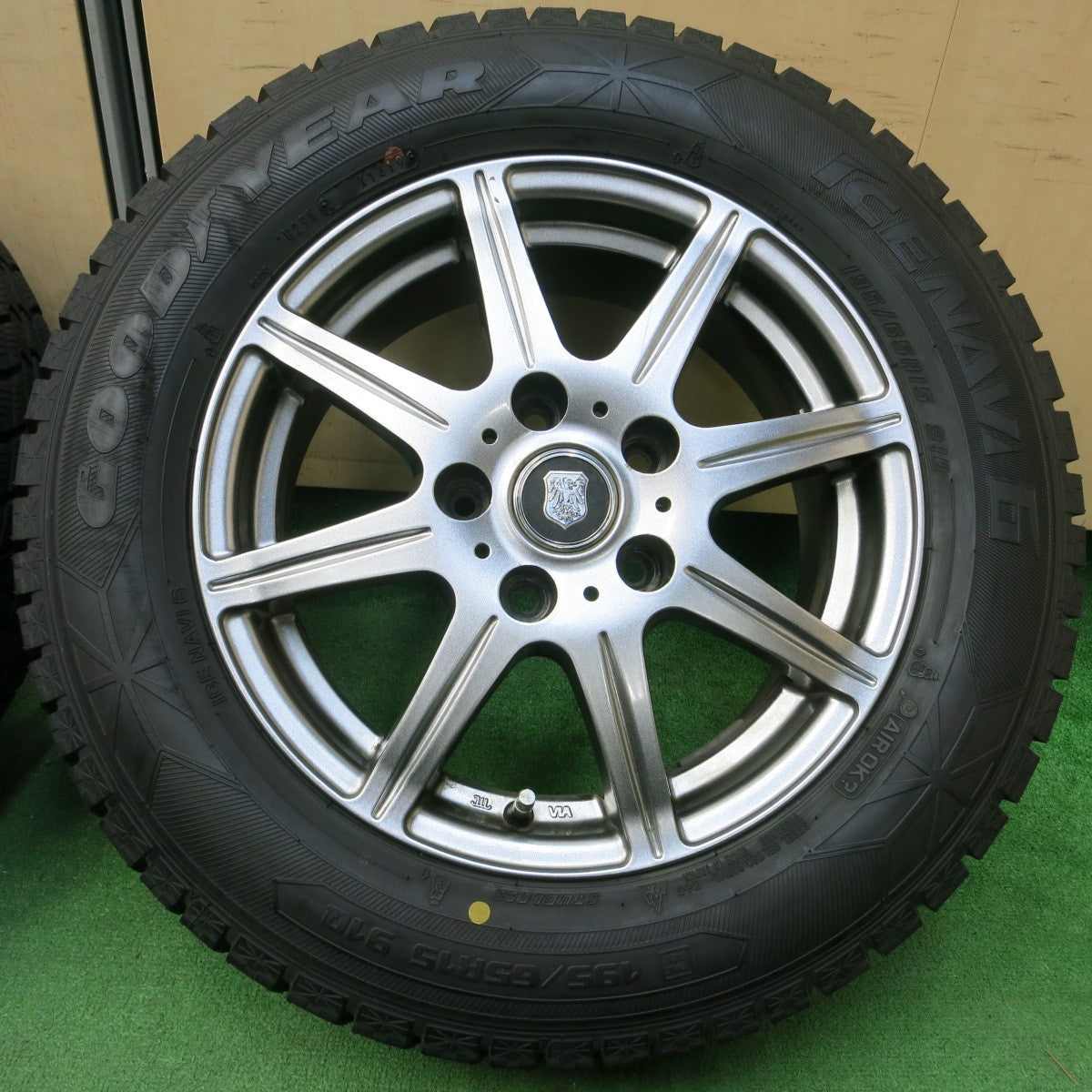 *送料無料* バリ溝！9分★スタッドレス 195/65R15 グッドイヤー アイスナビ6 社外 アルミ ホイール 15インチ PCD114.3/5H★4042610イス