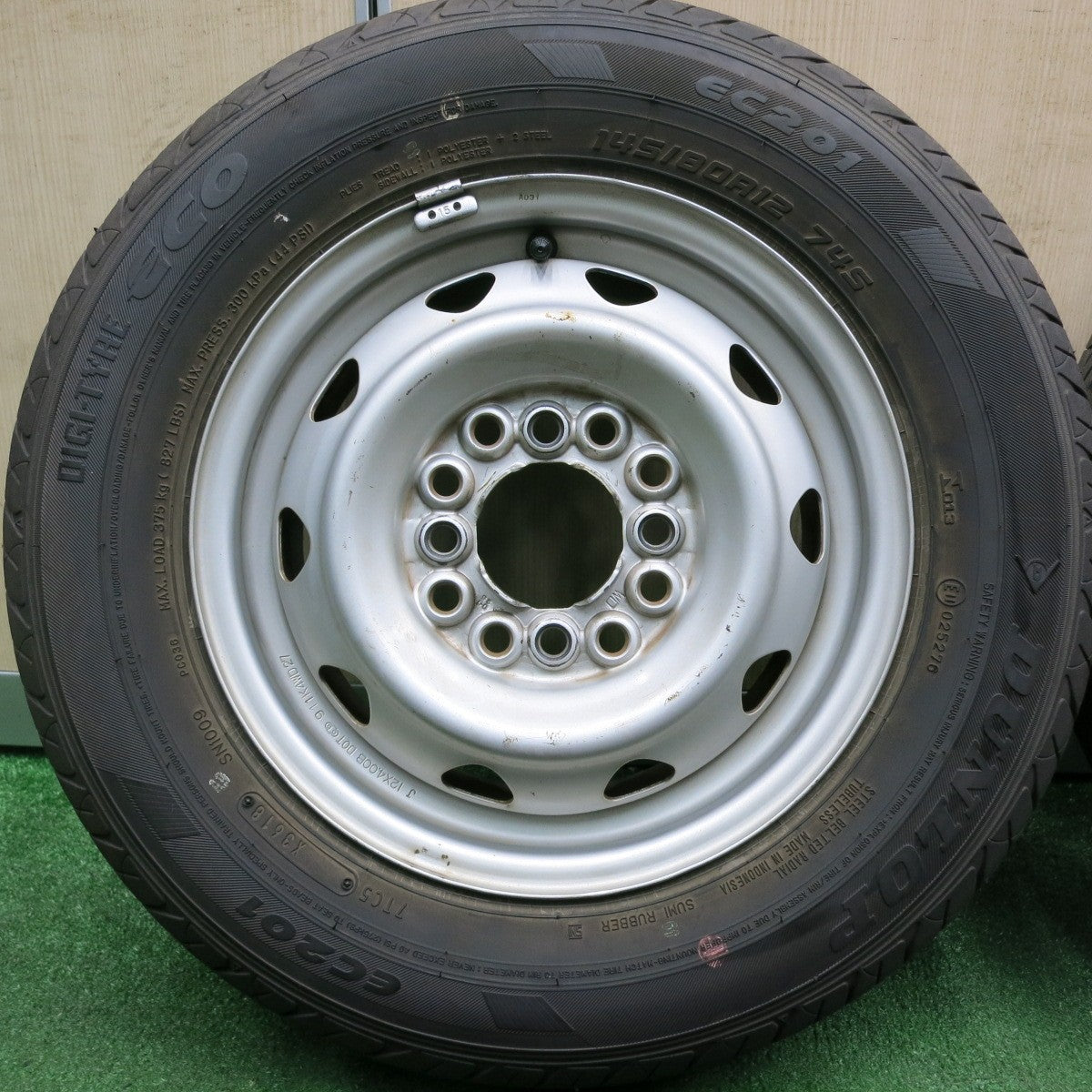 *送料無料* バリ溝！9.5分★145/80R12 ダンロップ エコ EC201 スチール ホイール 12インチ PCD100 110 114.3/4H マルチ★4062501HAノ