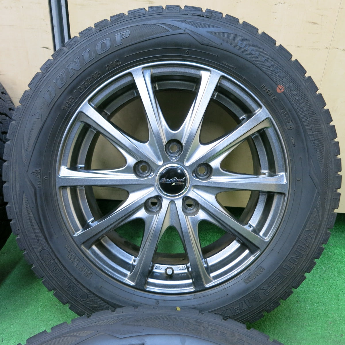 *送料無料* バリ溝！キレイ！8.5分★スタッドレス 195/65R15 ダンロップ ウインターマックス WM01 EuroSpeed MANARAY SPORT マナレイ PCD114.3/5H★4082003SYス