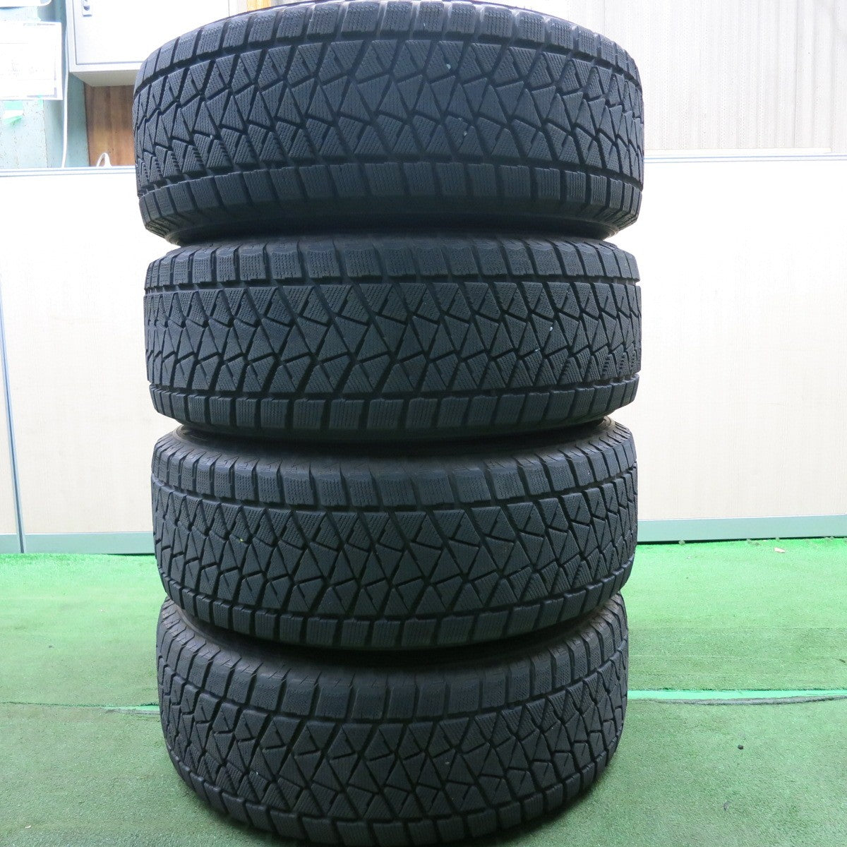 *送料無料* 4本価格★スタッドレス 265/65R17 ブリヂストン ブリザック DM-V2 KEELER キーラー 17インチ PCD139.7/6H★4051010HAス