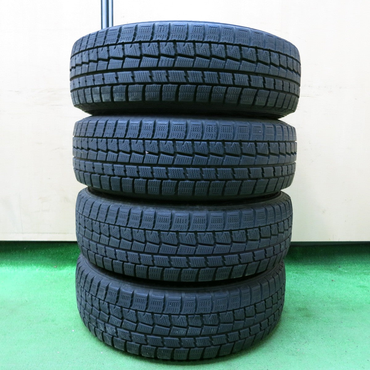 *送料無料* バリ溝！8.5分★スタッドレス 175/70R14 ダンロップ ウインターマックス WM01 ravrion ラブリオン 14インチ PCD100/4H★4082906SYス