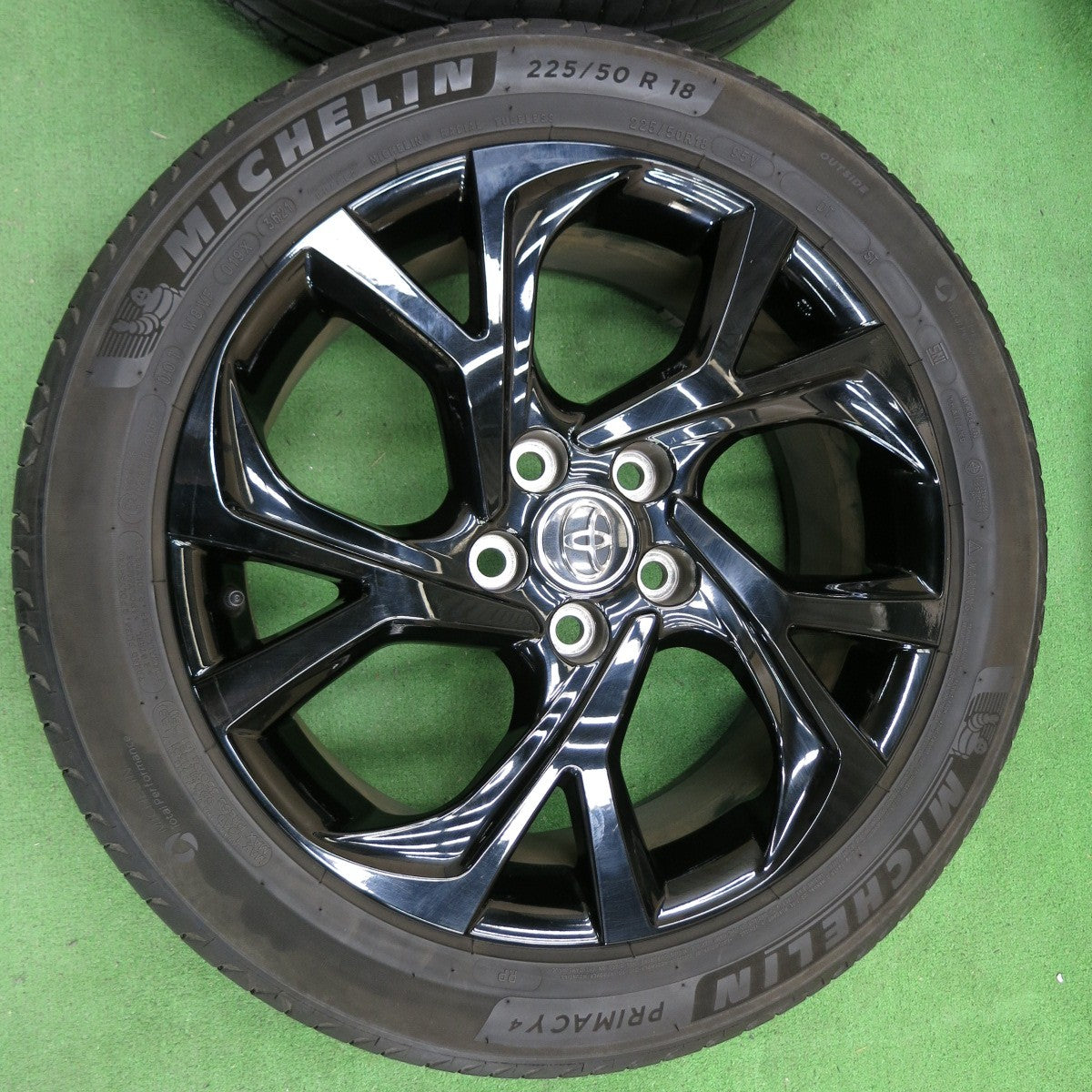 送料無料* バリ溝！21年！キレイ！8.5分☆トヨタ CH-R 純正 225/50R18 ミシュラン プライマシー4 18インチ PCD1 |  名古屋/岐阜の中古カー用品・工具の買取/販売ならガレージゲット