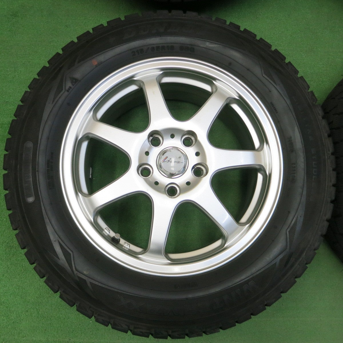 *送料無料* バリ溝！8.5分★スタッドレス 215/65R16 ダンロップ ウインターマックス WM01 Lizea リゼア 16インチ  PCD114.3/5H★4042702イス