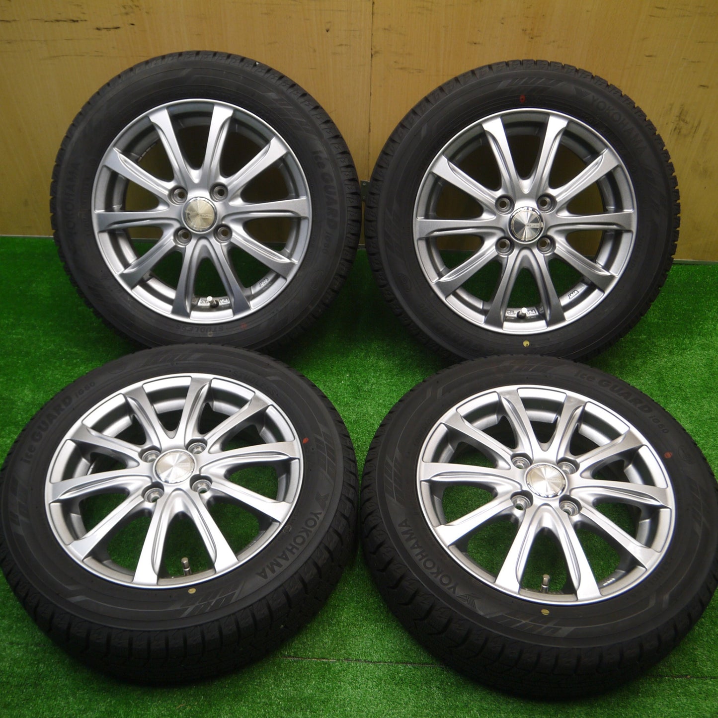 *送料無料* バリ溝！22年！キレイ！ほぼ10分★スタッドレス 155/65R14 ヨコハマ アイスガード iG60 WEZEN 14インチ PCD100/4H★4081901Hス