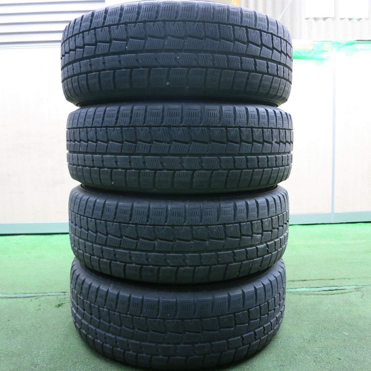 *送料無料* 4本価格★トヨタ 60系 ヴォクシー ノア 純正 195/65R15 スタッドレス ダンロップ ウインターマックス WM01 PCD114.3/5H★4050605HAス