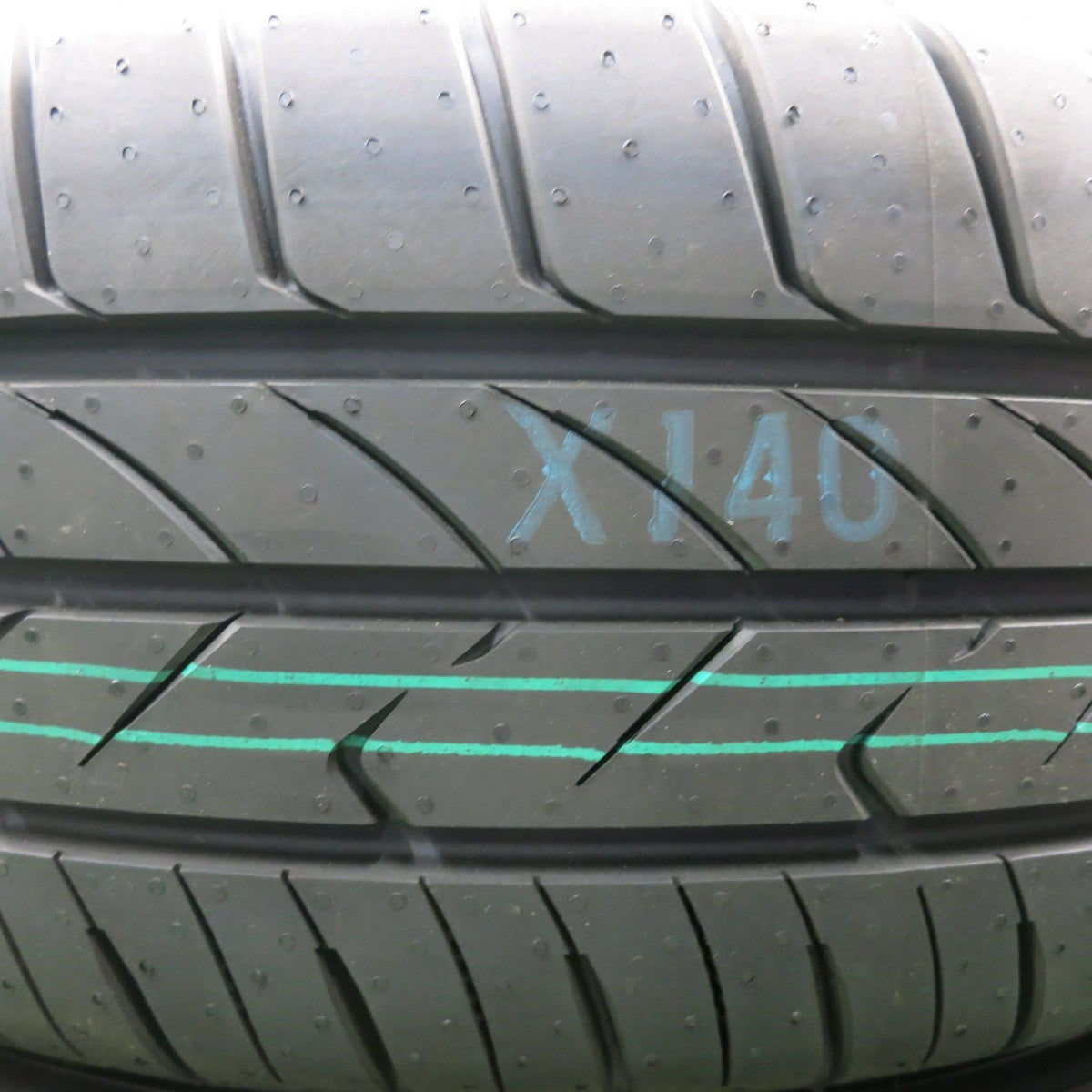 *送料無料* タイヤ未使用！23年！キレイ★215/60R16 トーヨー トランパス MP7 LAYCEA レイシア 16インチ PCD114.3/5H★4043001HAノ