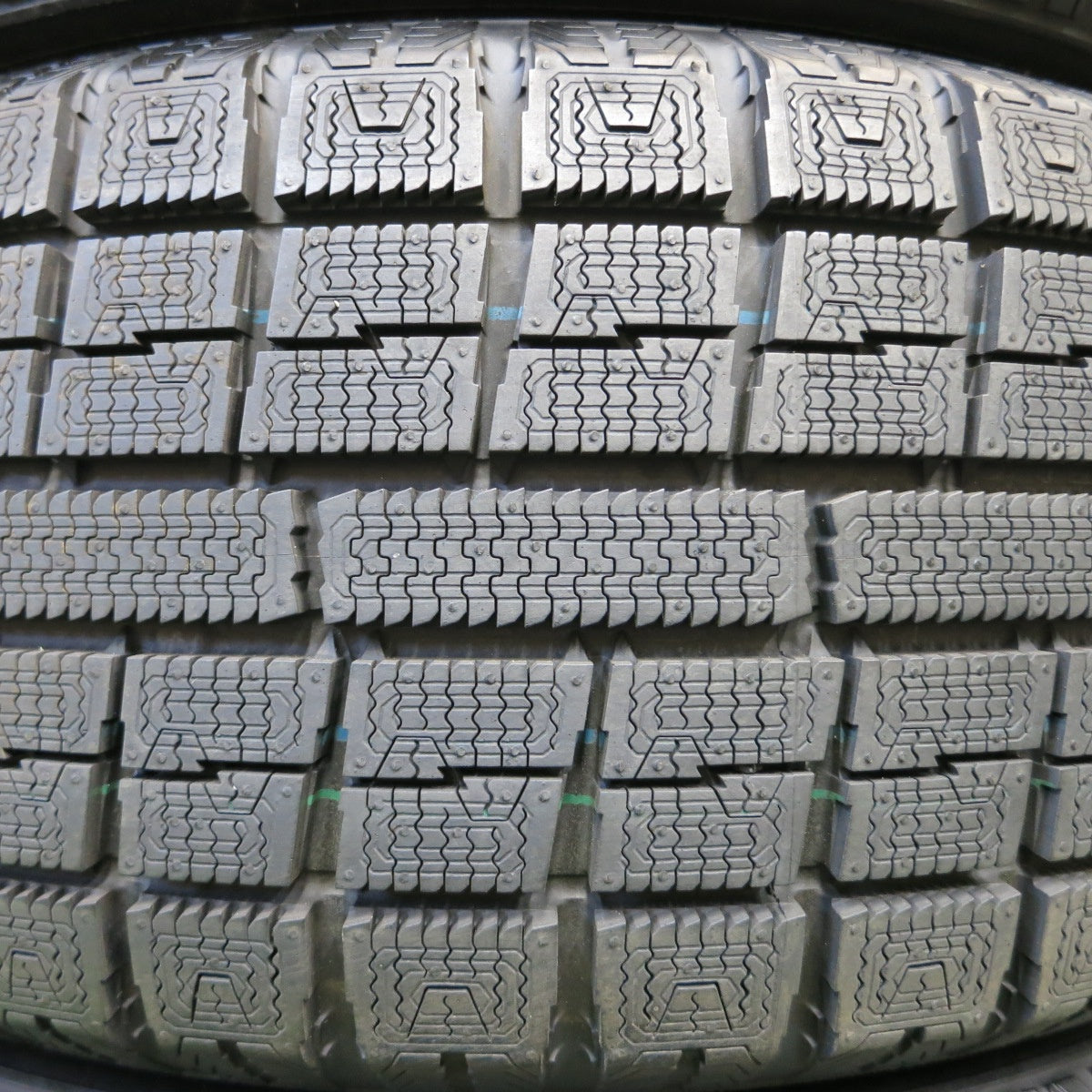 *送料無料* 超バリ溝！キレイ！ほぼ10分★スタッドレス 205/60R16 トーヨー ガリット G5 AXEL Three アクセル 16インチ PCD114.3/5H★4040204イス