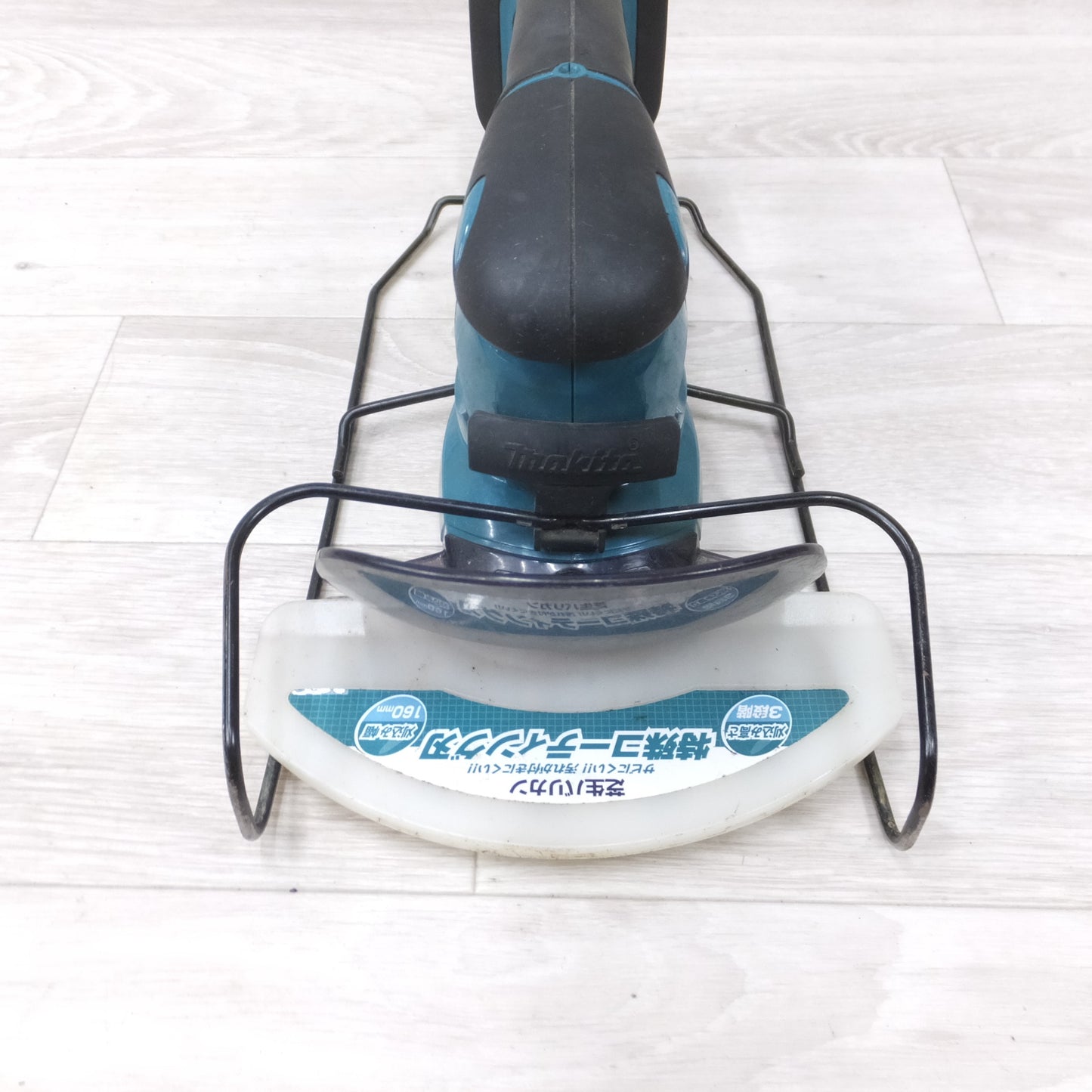 [送料無料] ◆マキタ 充電式 芝生 バリカン MUM168D 160mm 18V 本体のみ 替刃 延長アタッチメント付き 芝刈機 電動 工具◆
