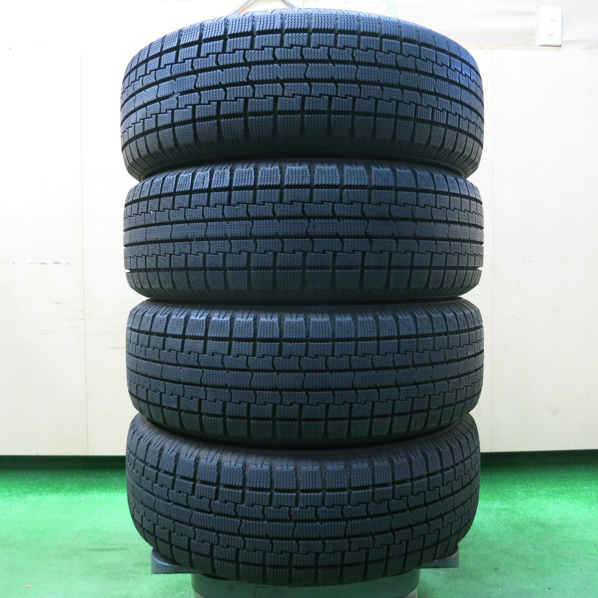 *送料無料* バリ溝！キレイ！ほぼ10分★スタッドレス 185/60R15 アイスフロンテージ JOKER ジョーカー 15インチ PCD100/4H★4031605イス